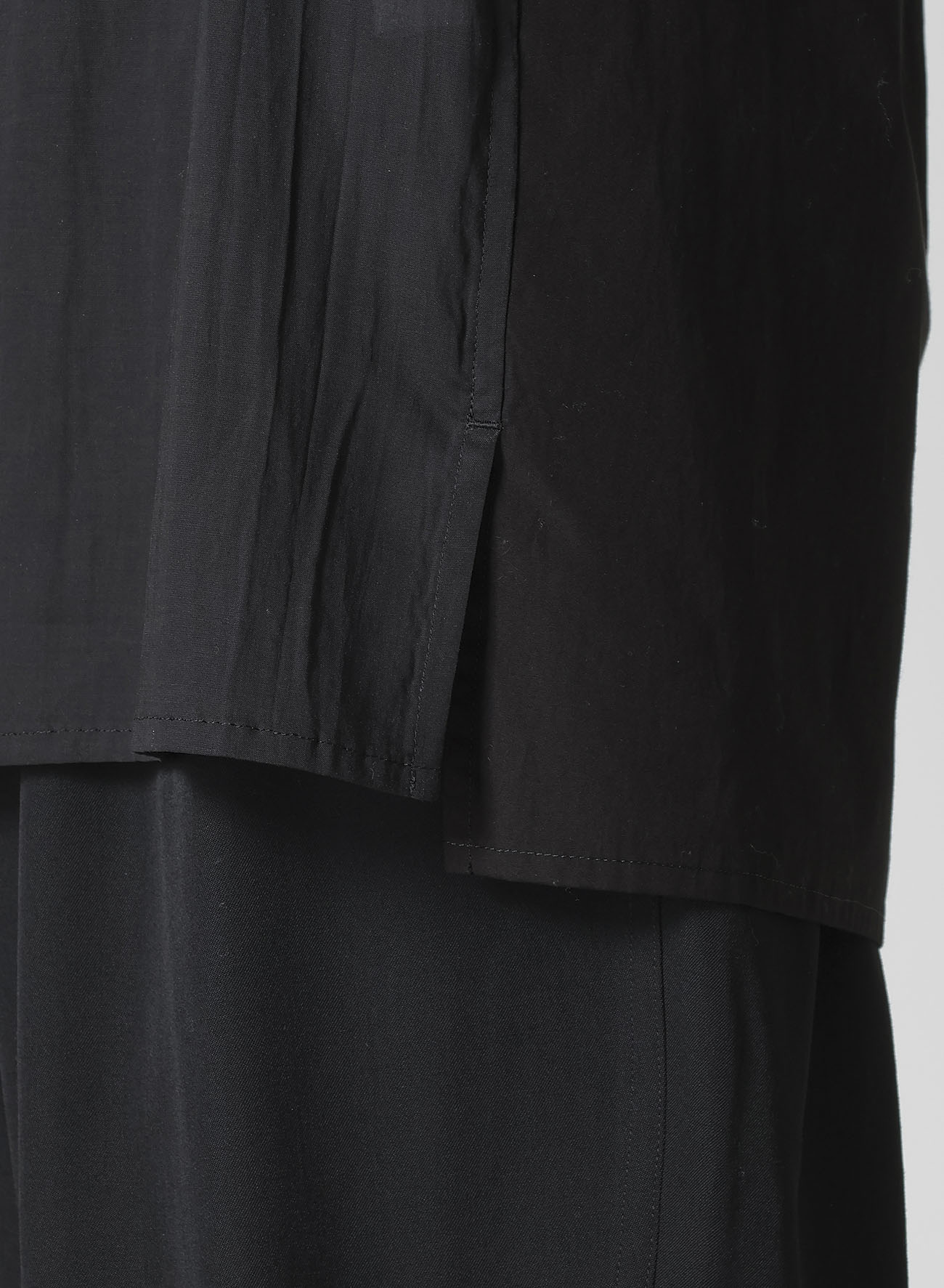 OVERSIZED SILHOUETTE SHIRT IN BROAD AND CELLULOSE BLACK DAHLIA