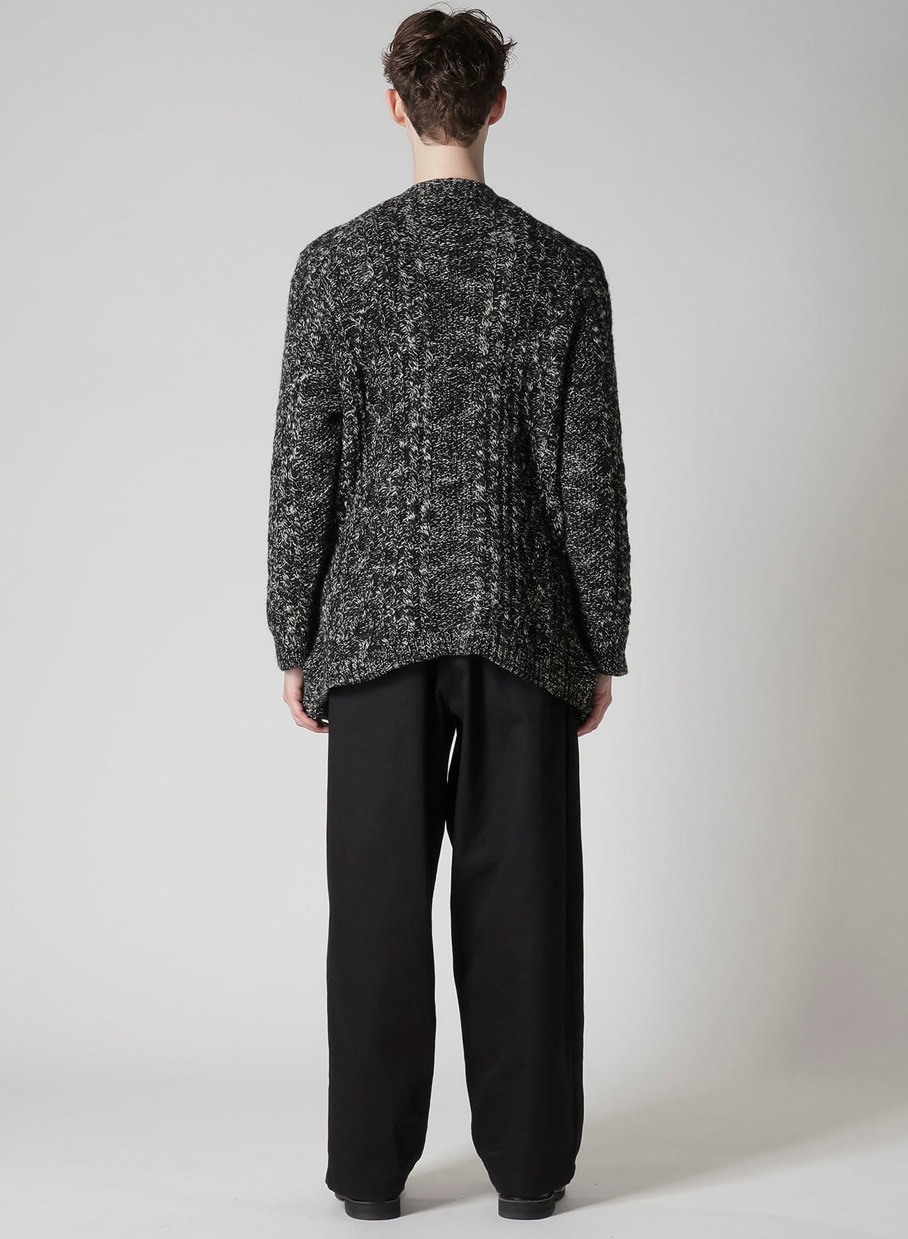 ARAN KNIT V-NECK CARDIGAN
