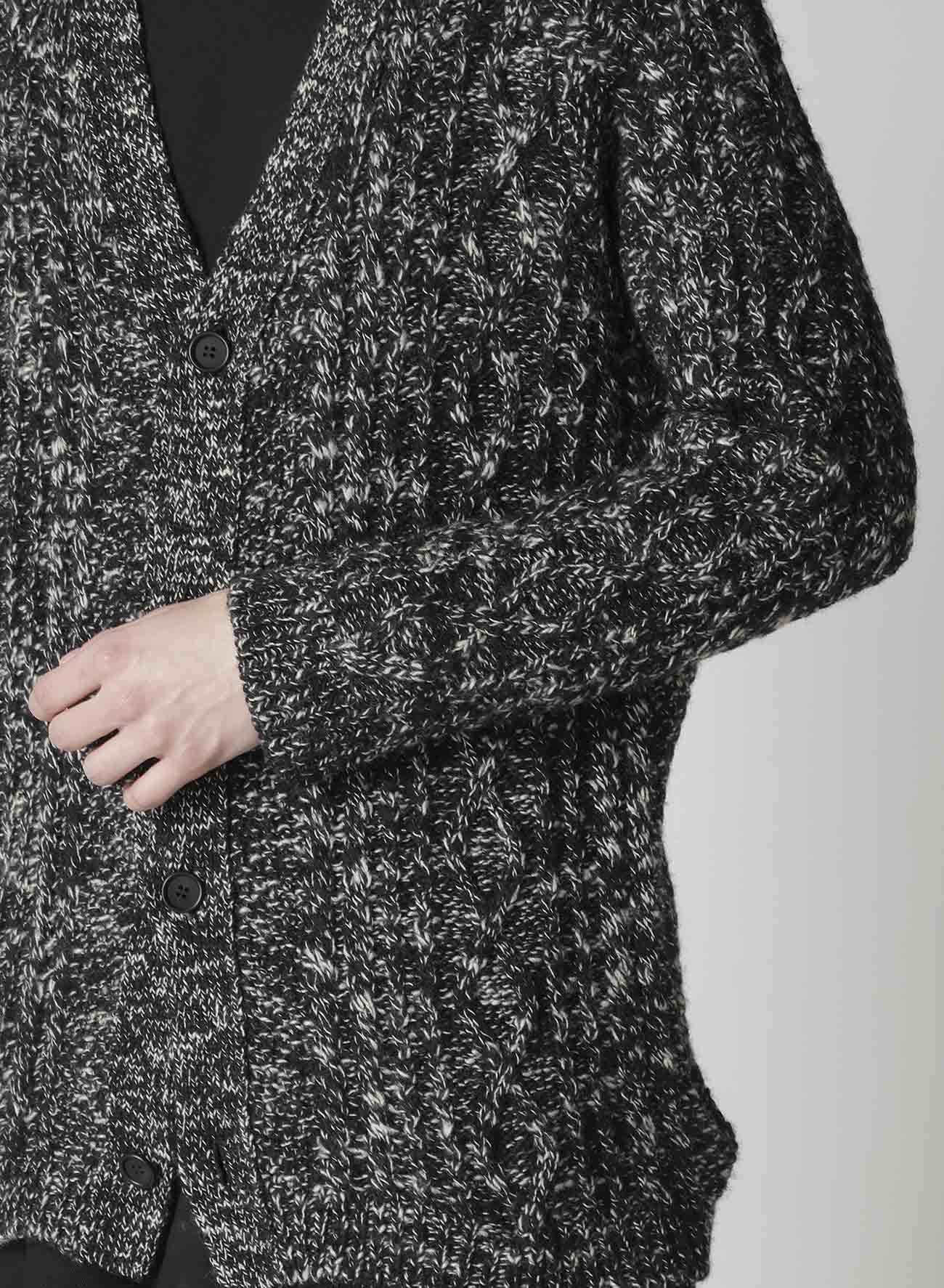 ARAN KNIT V-NECK CARDIGAN