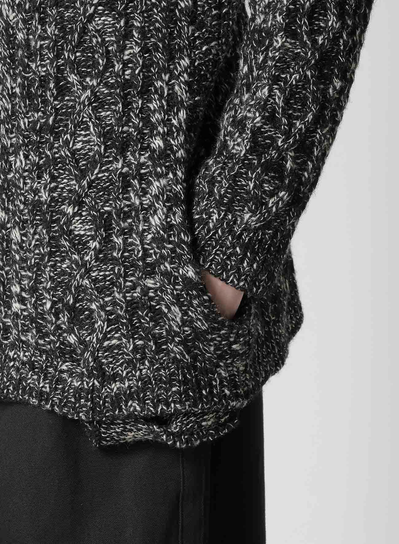 ARAN KNIT V-NECK CARDIGAN