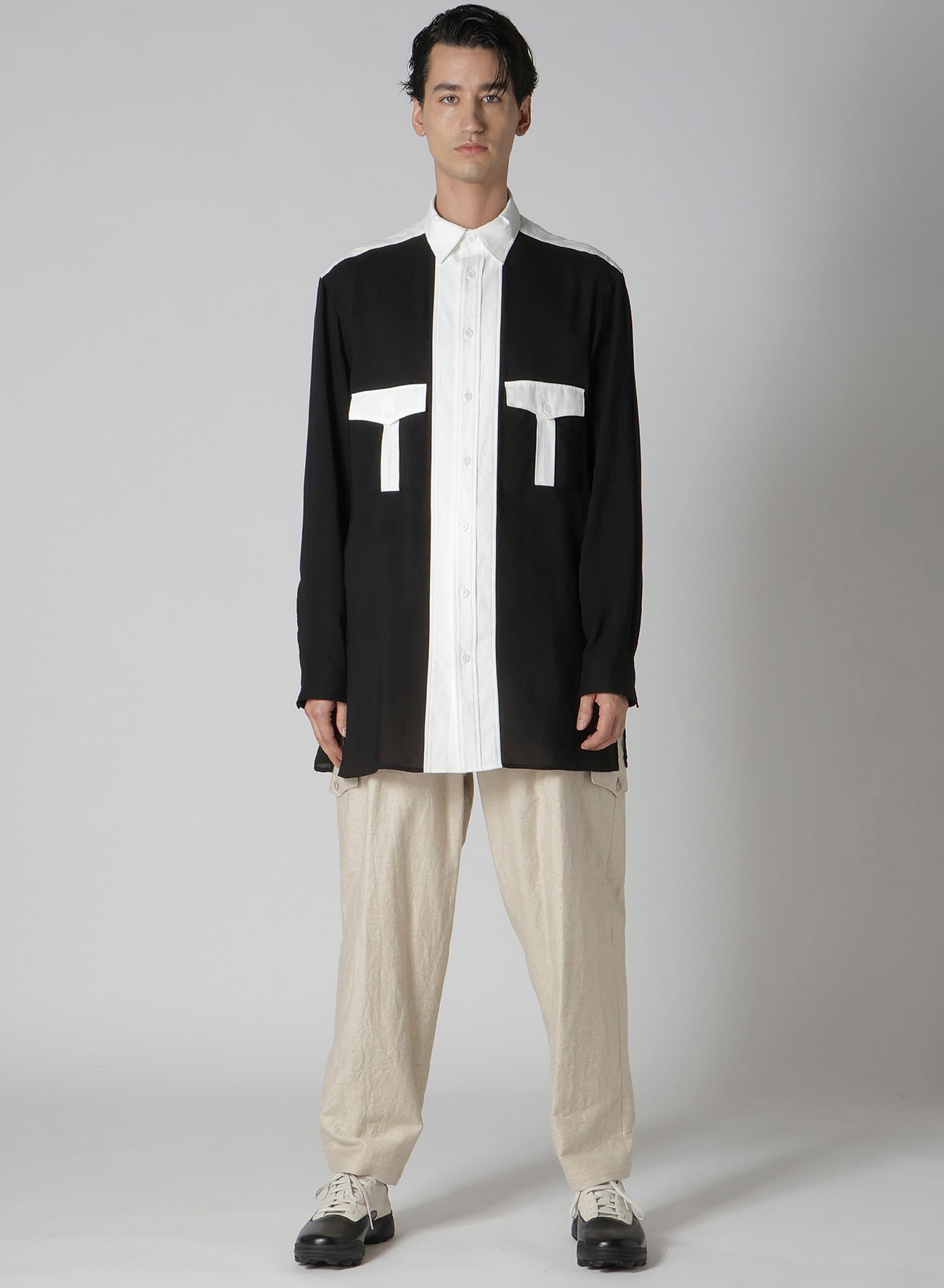 MONOCHROME PANEL TUCK COLLAR SHIRT