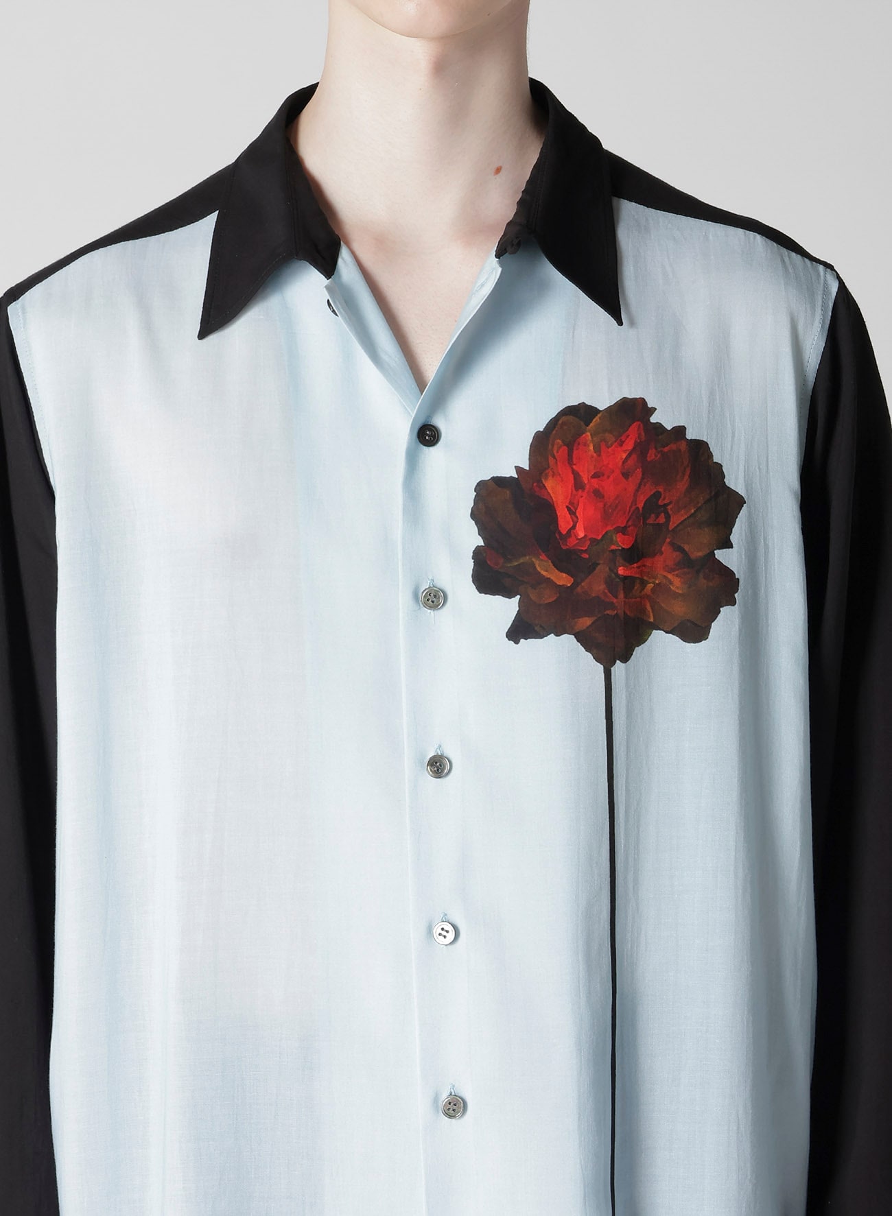 CELLULOSE LAWN SHIRT WITH ONE RED FLOWER