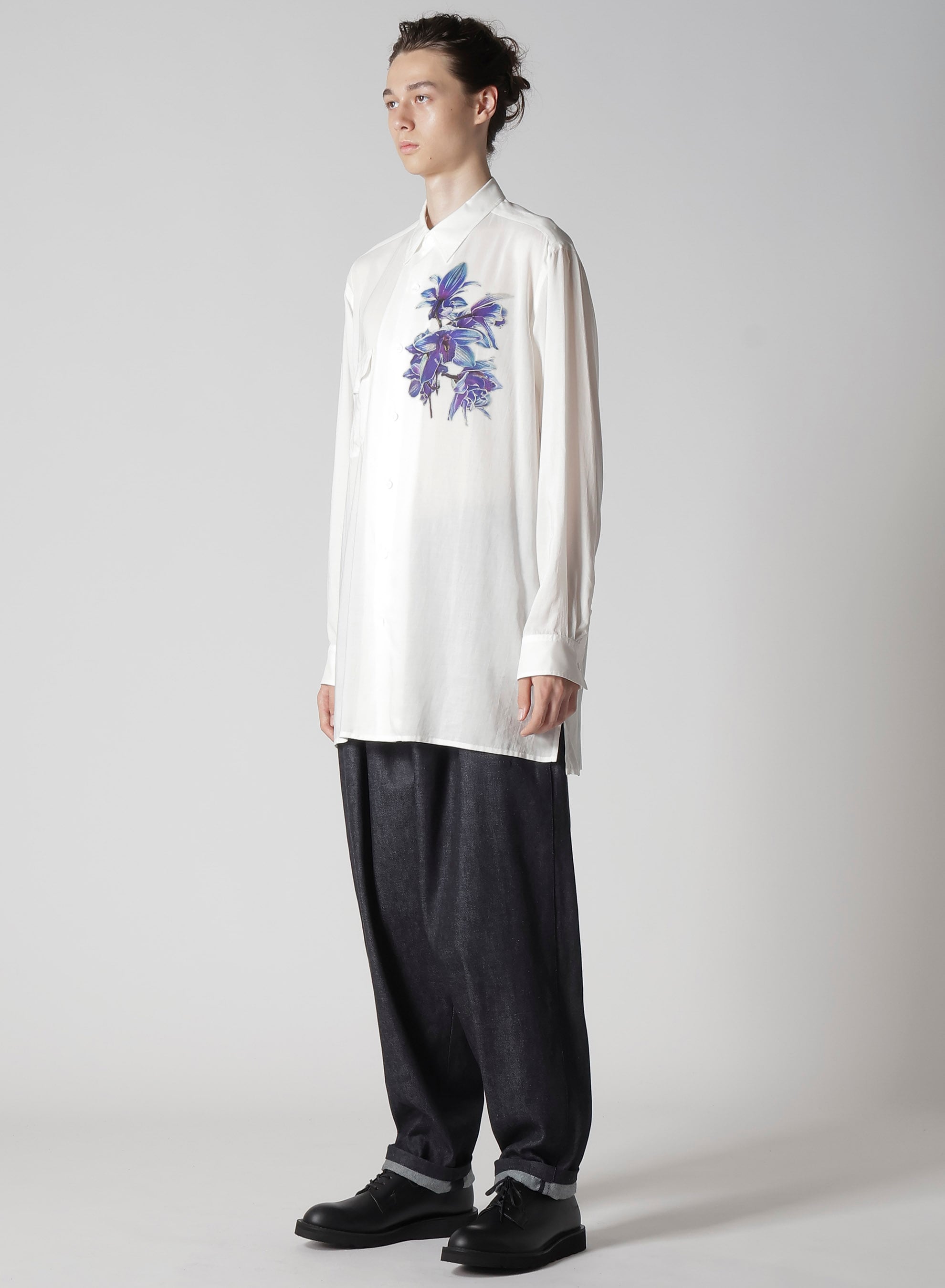 REGULAR COLLAR SHIRT WITH BLUE FLOWER PRINT