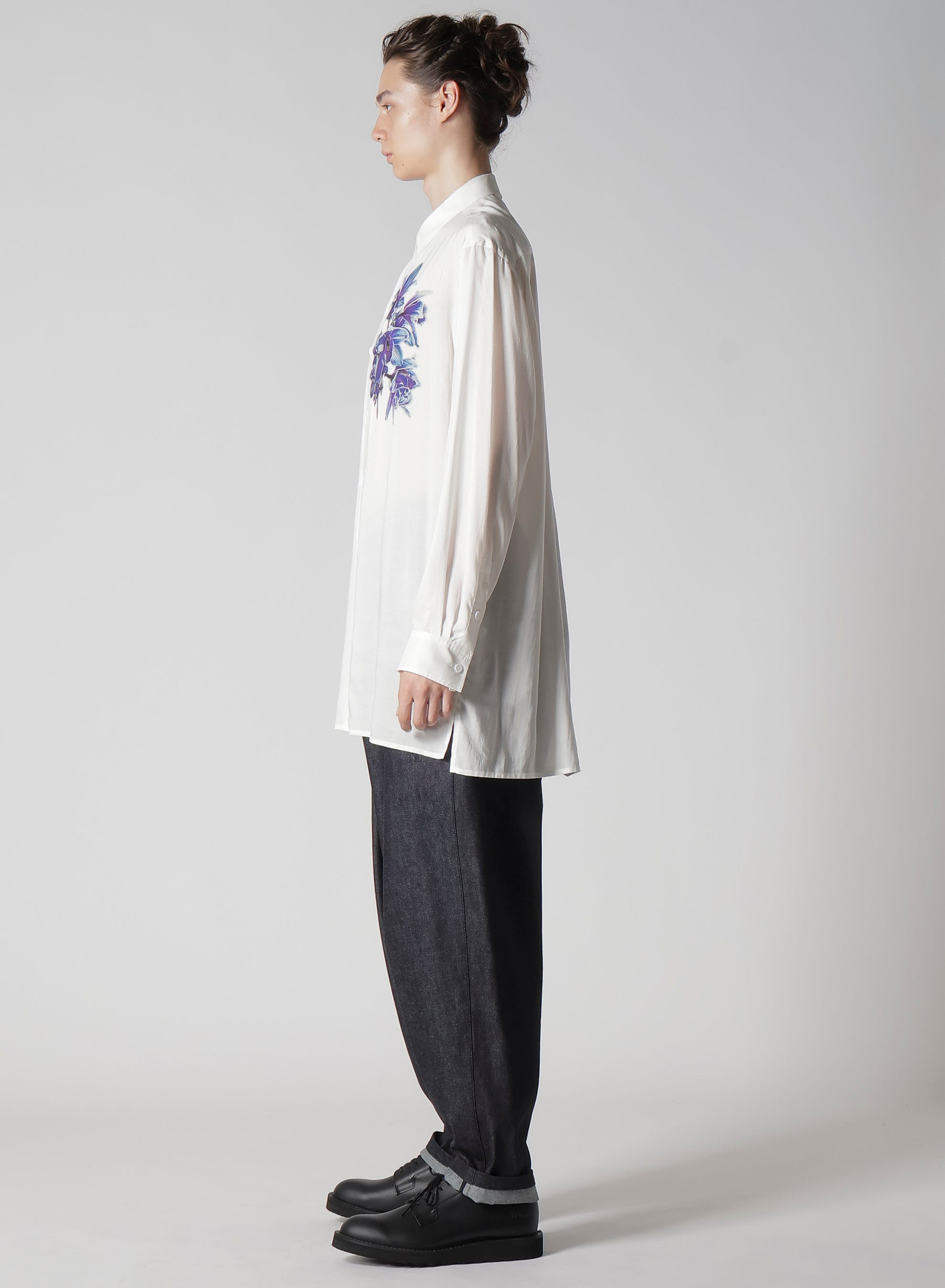REGULAR COLLAR SHIRT WITH BLUE FLOWER PRINT