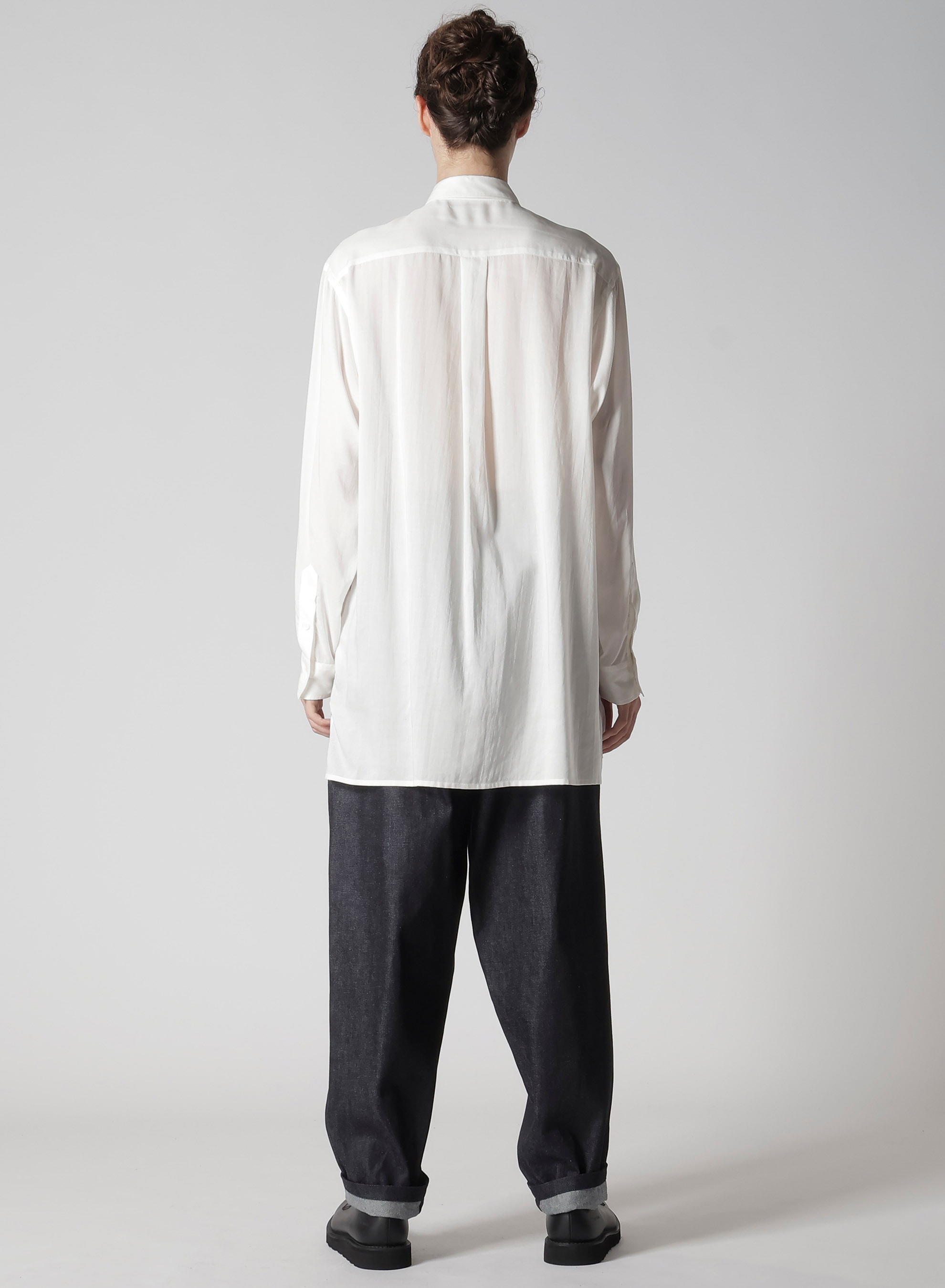 REGULAR COLLAR SHIRT WITH BLUE FLOWER PRINT