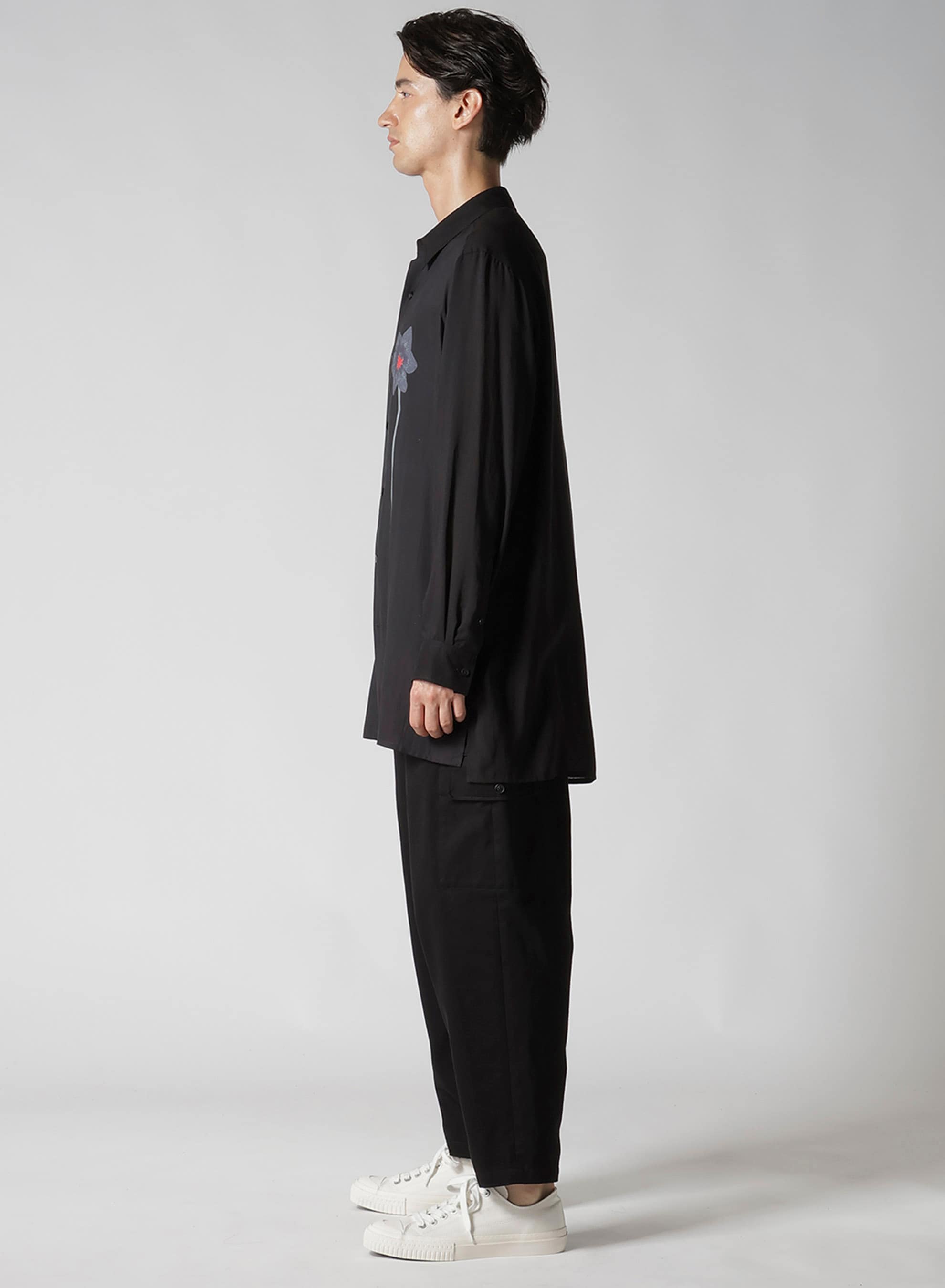 REGULAR COLLAR SHIRT WITH BLACK FLOWER PRINT