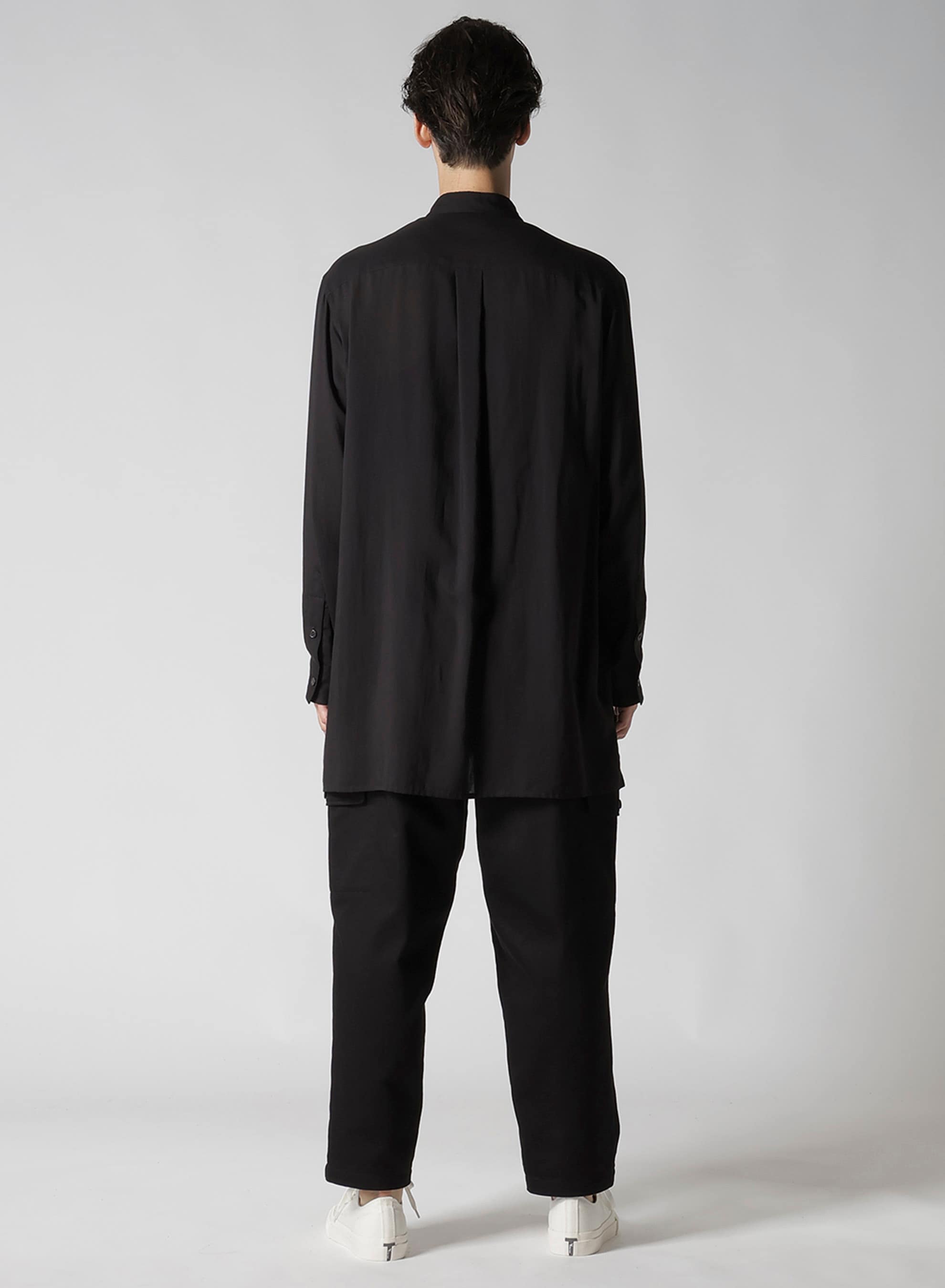REGULAR COLLAR SHIRT WITH BLACK FLOWER PRINT