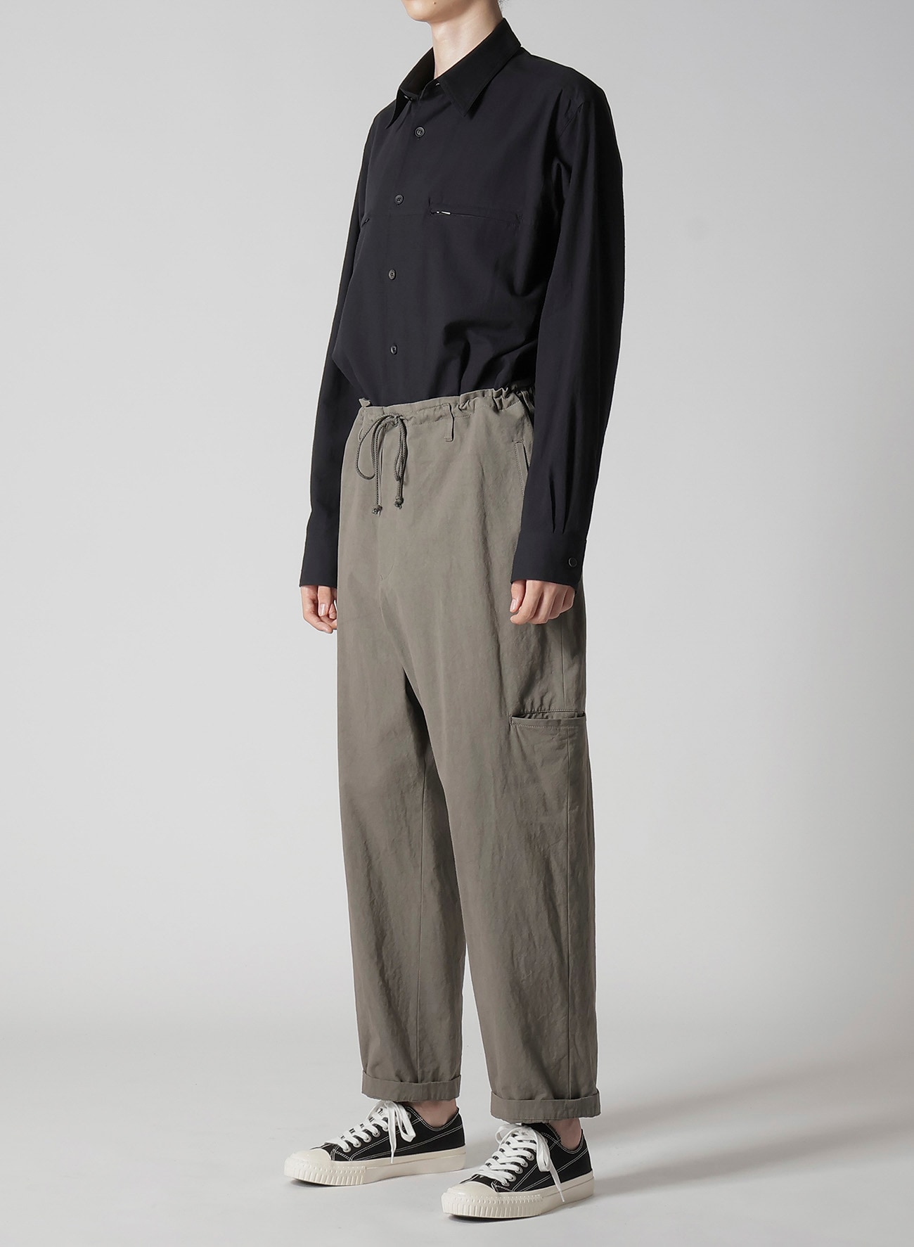 【1/11 10:00 Release】COTTON POPLIN PANTS WITH RIGHT AND LEFT LEG POCKETS