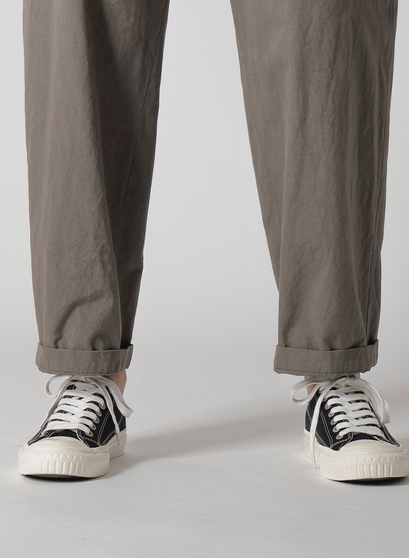 【1/11 10:00 Release】COTTON POPLIN PANTS WITH RIGHT AND LEFT LEG POCKETS