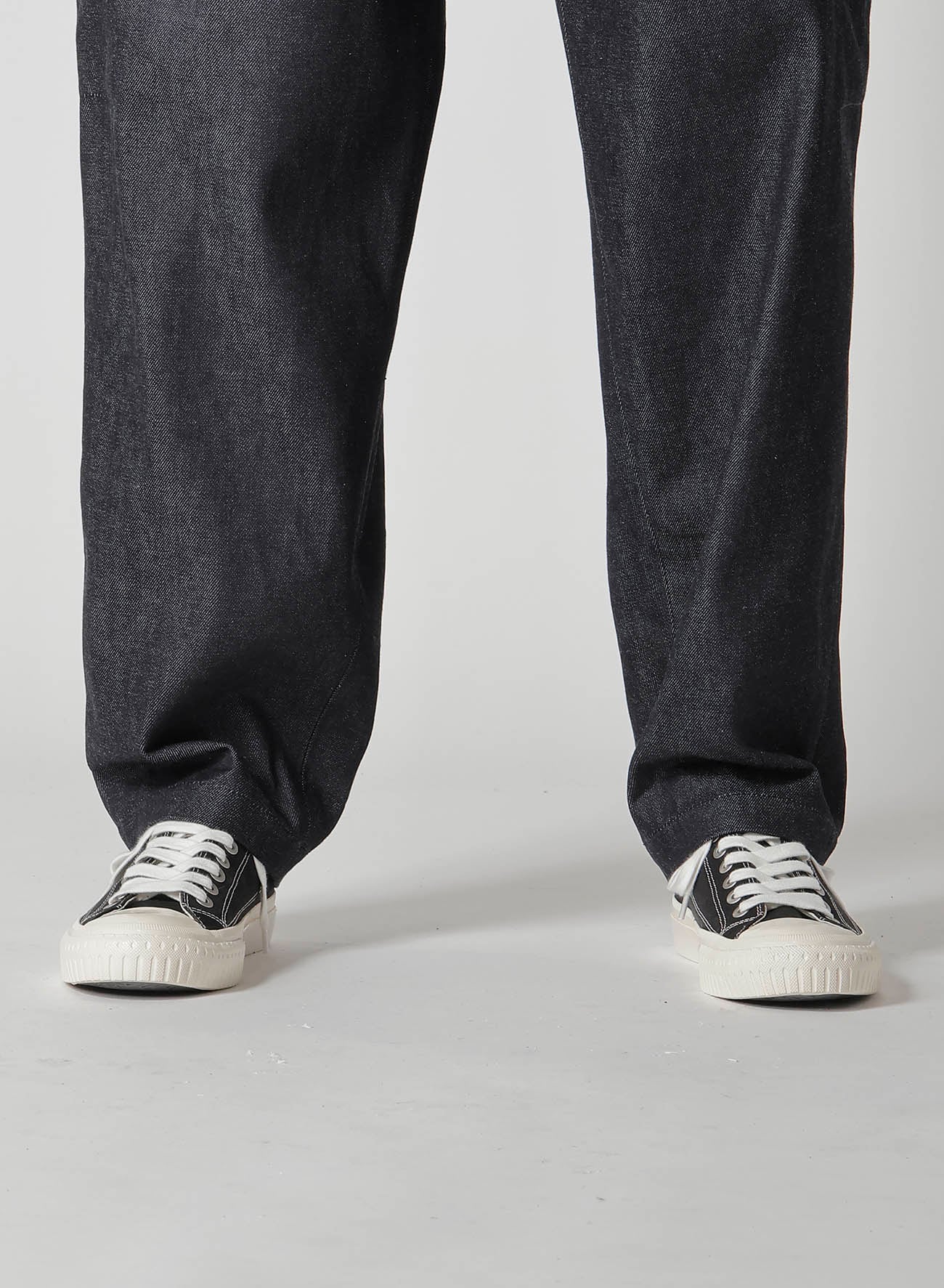 【1/11 10:00 Release】13oz UNEVEN YARN DENIM TUCK PANTS WITH COLOR COMBI STITCH