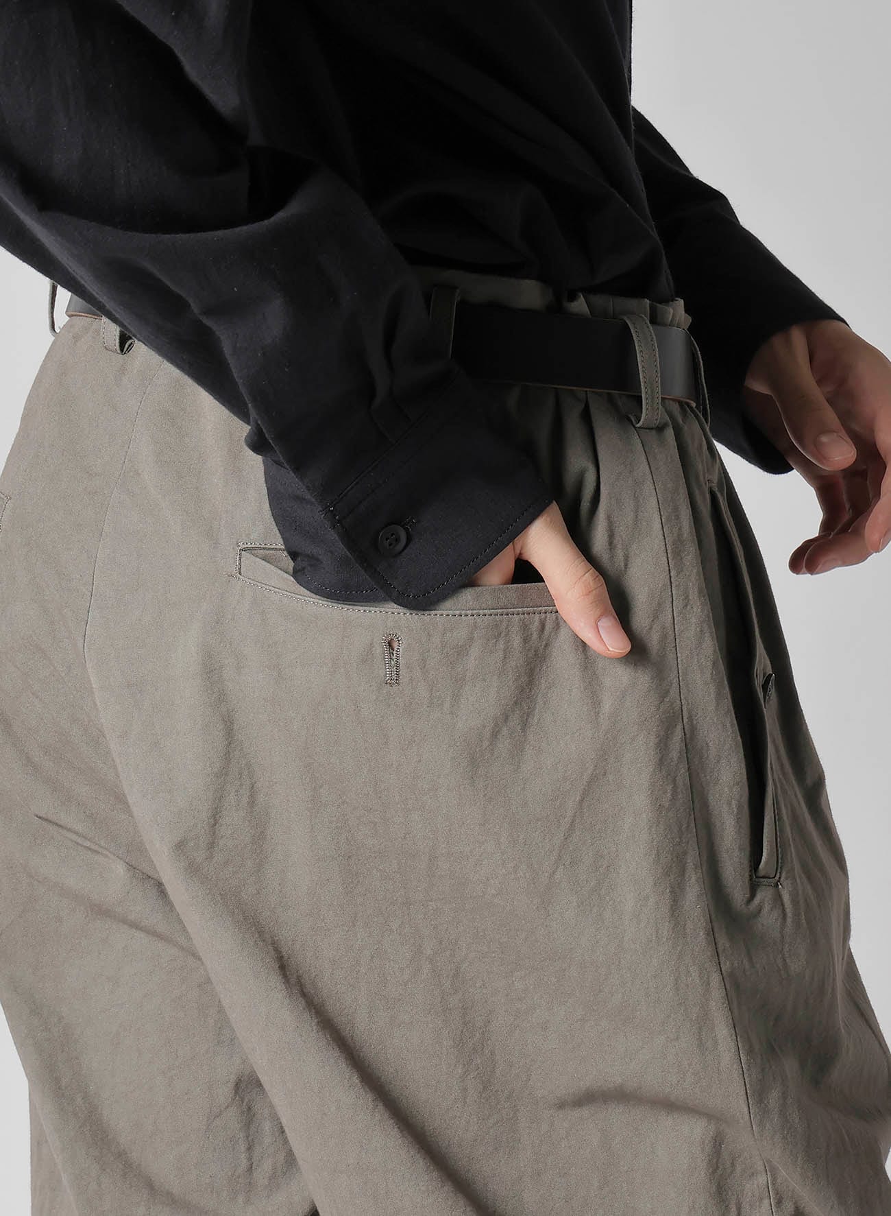 【1/11 10:00 Release】COTTON POPLIN PANTS WITH WAIST GATHERED