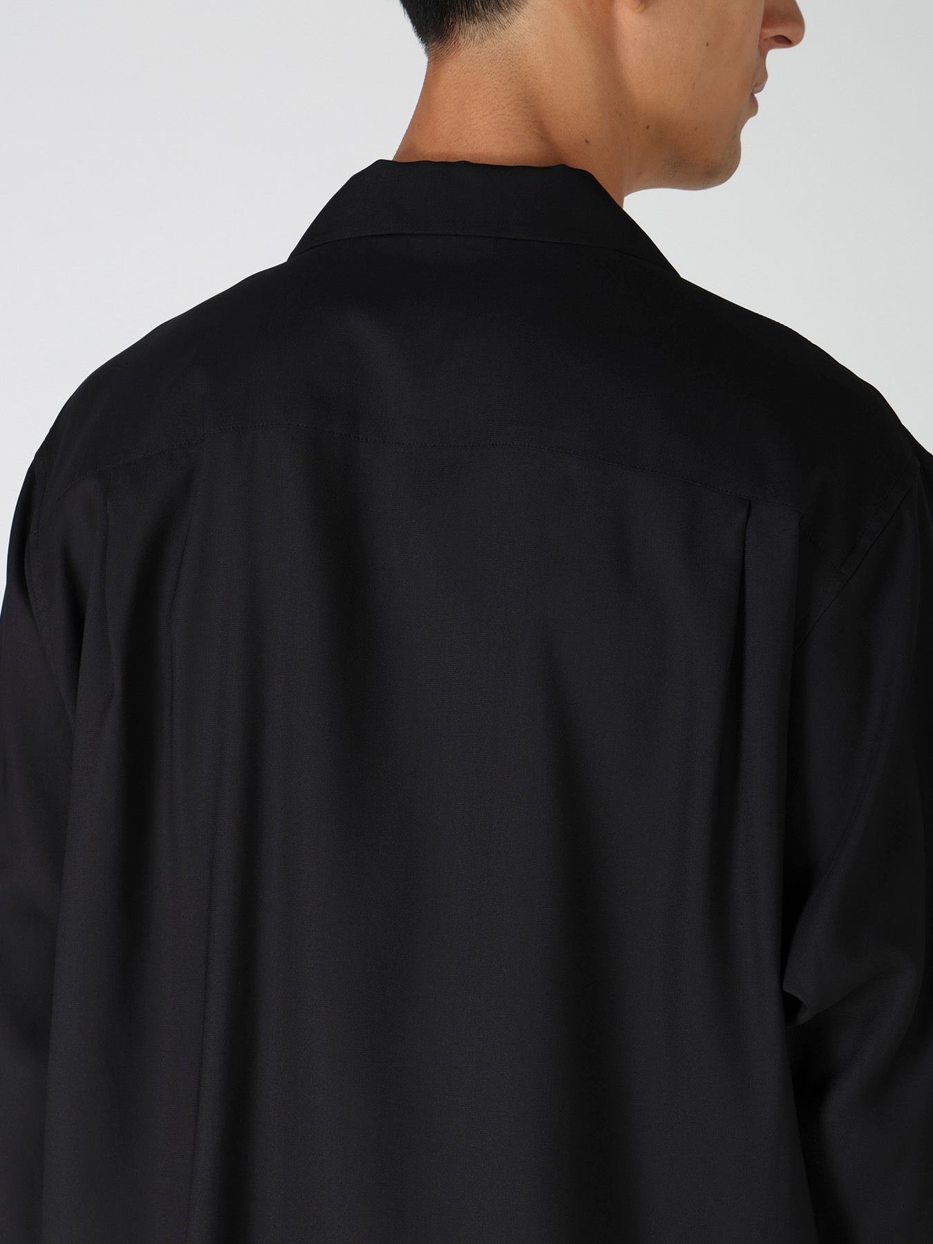 OPEN-COLLAR FLAP POCKET SHIRT