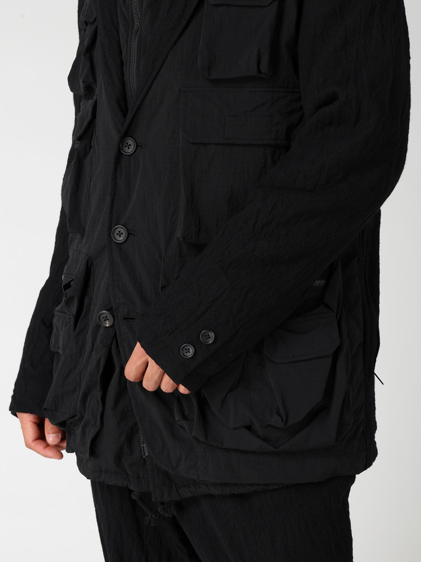 MULTI-POCKET JACKET