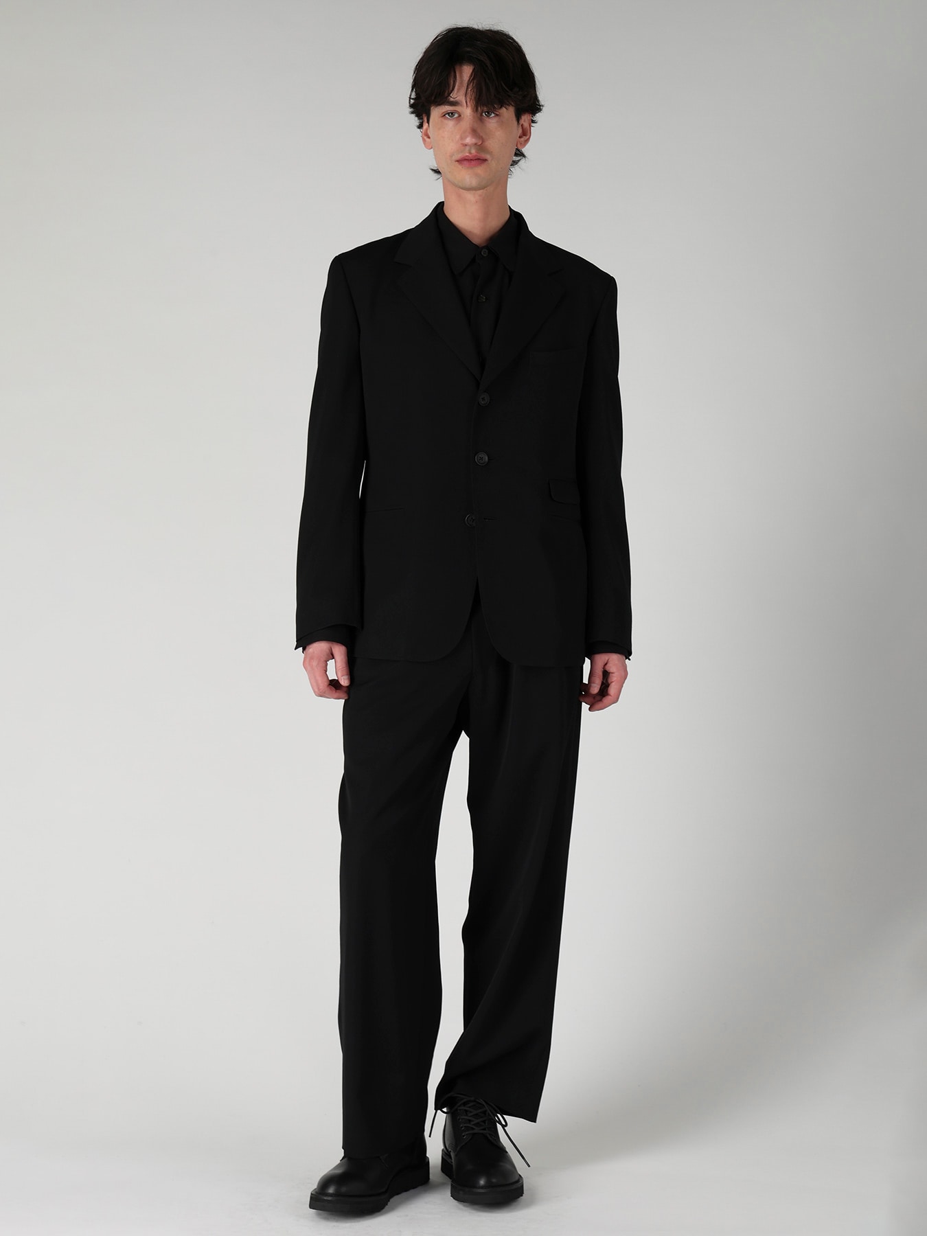 WOOL GABARDINE 3-BUTTON JACKET
