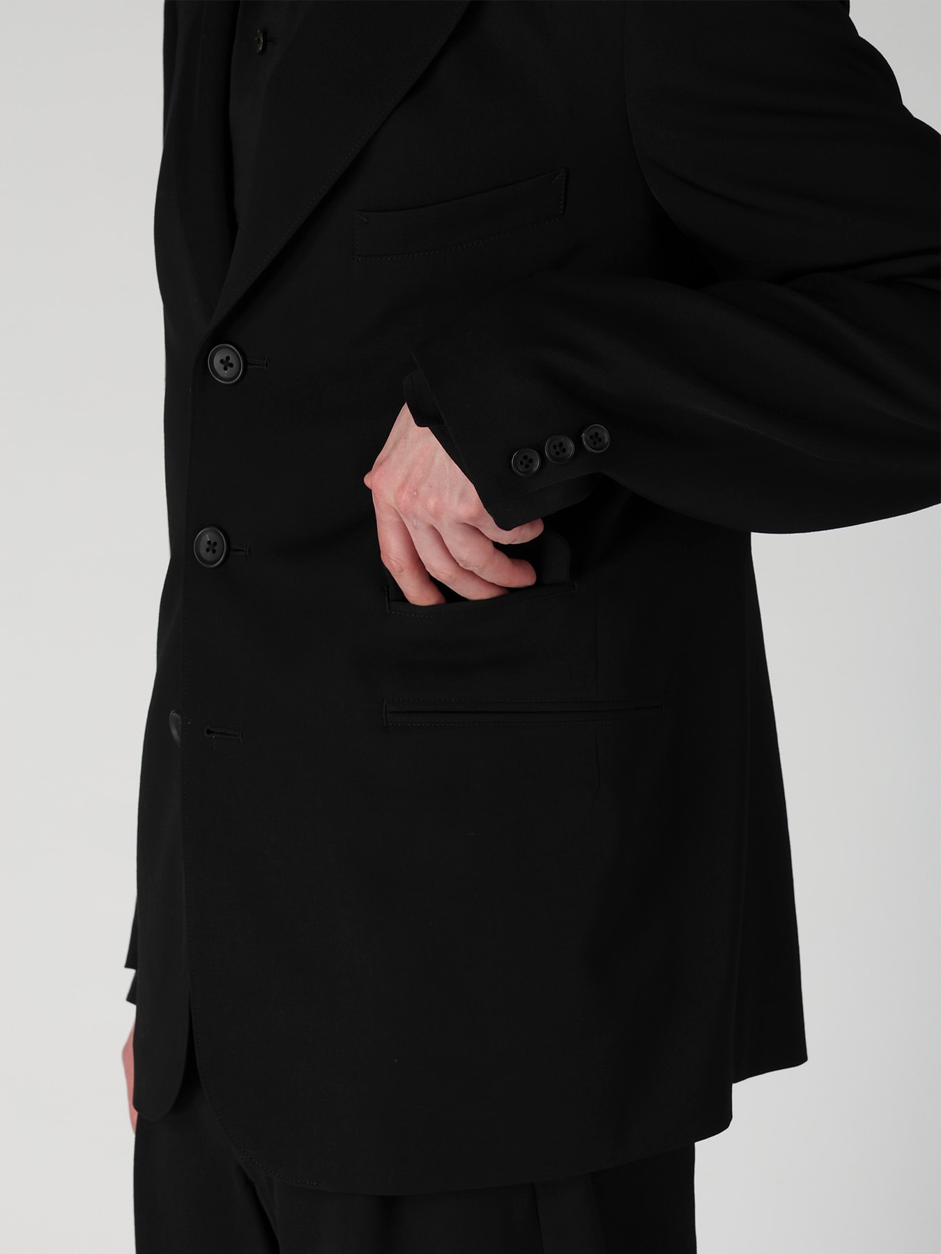 WOOL GABARDINE 3-BUTTON JACKET