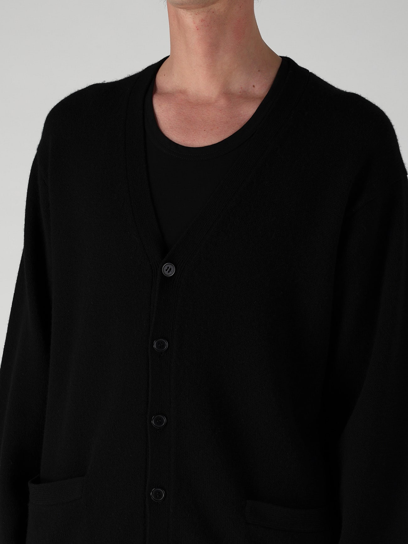 CASHMERE V-NECK CARDIGAN
