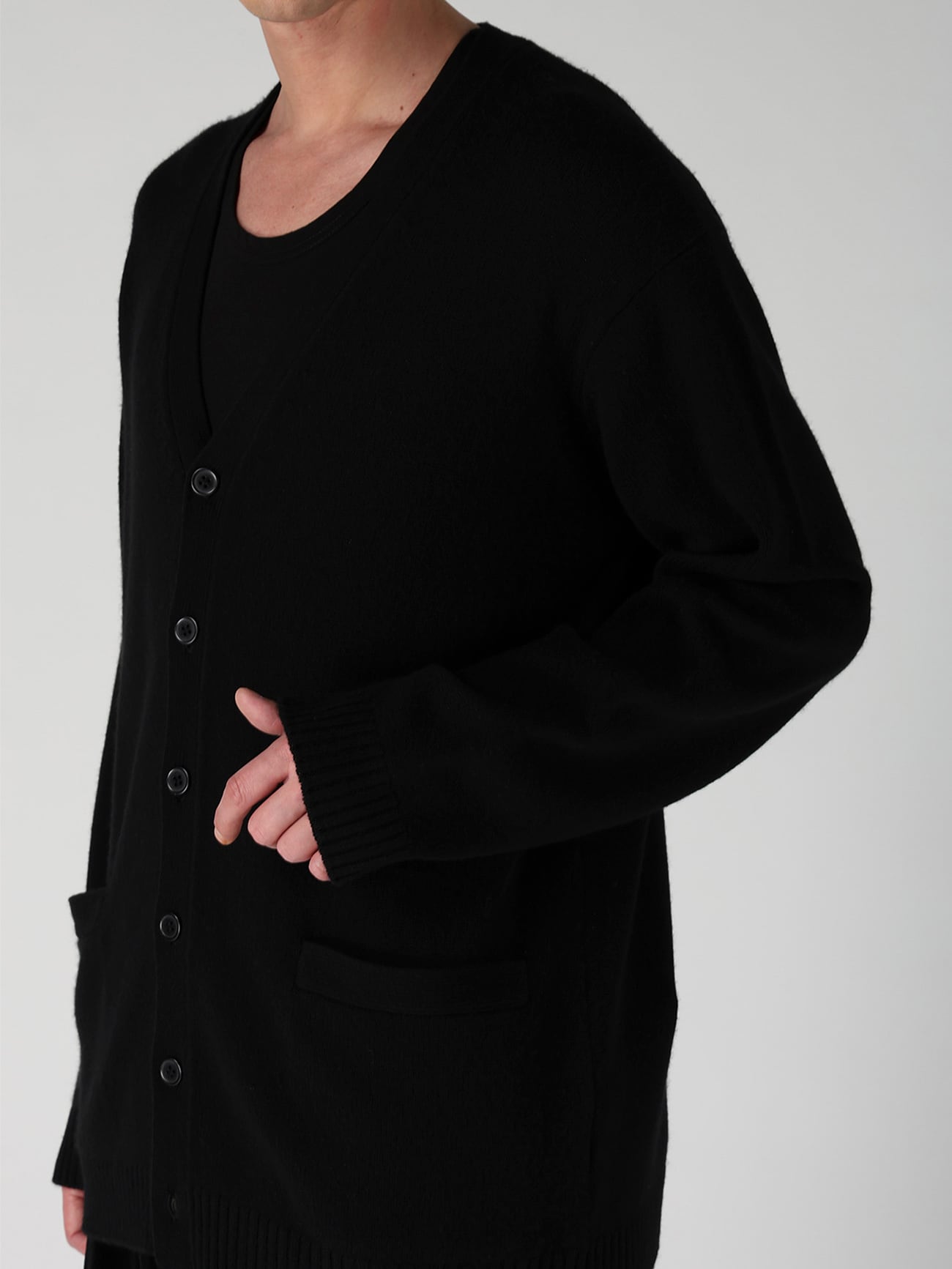 CASHMERE V-NECK CARDIGAN