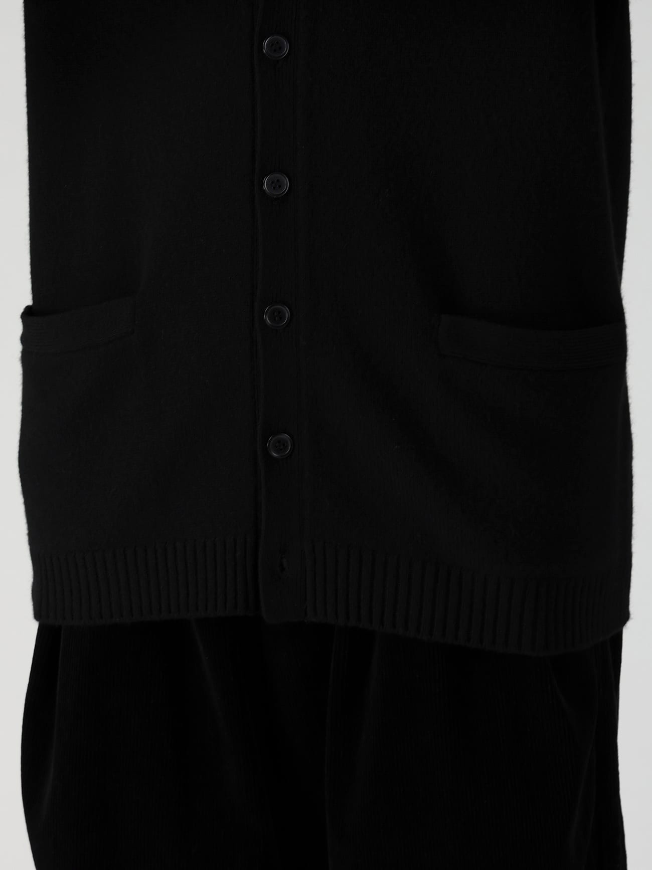 CASHMERE V-NECK CARDIGAN