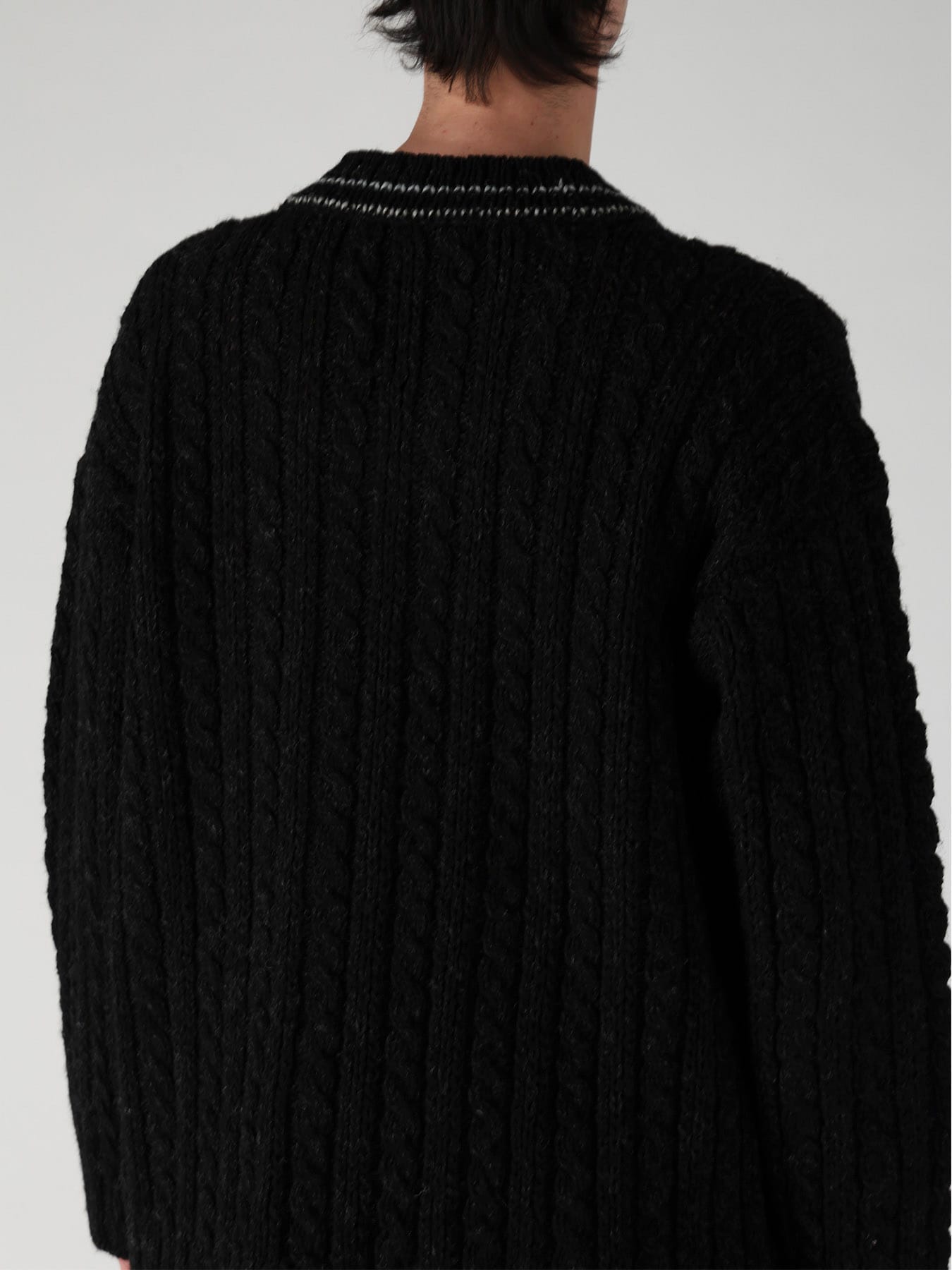 V NECK KNIT PO