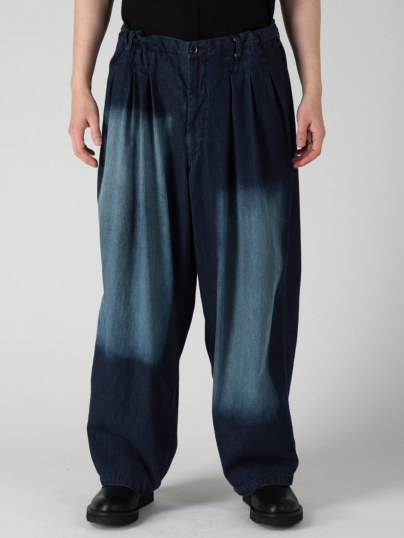 SPOTTED DENIM 12 TUCKS PANTS