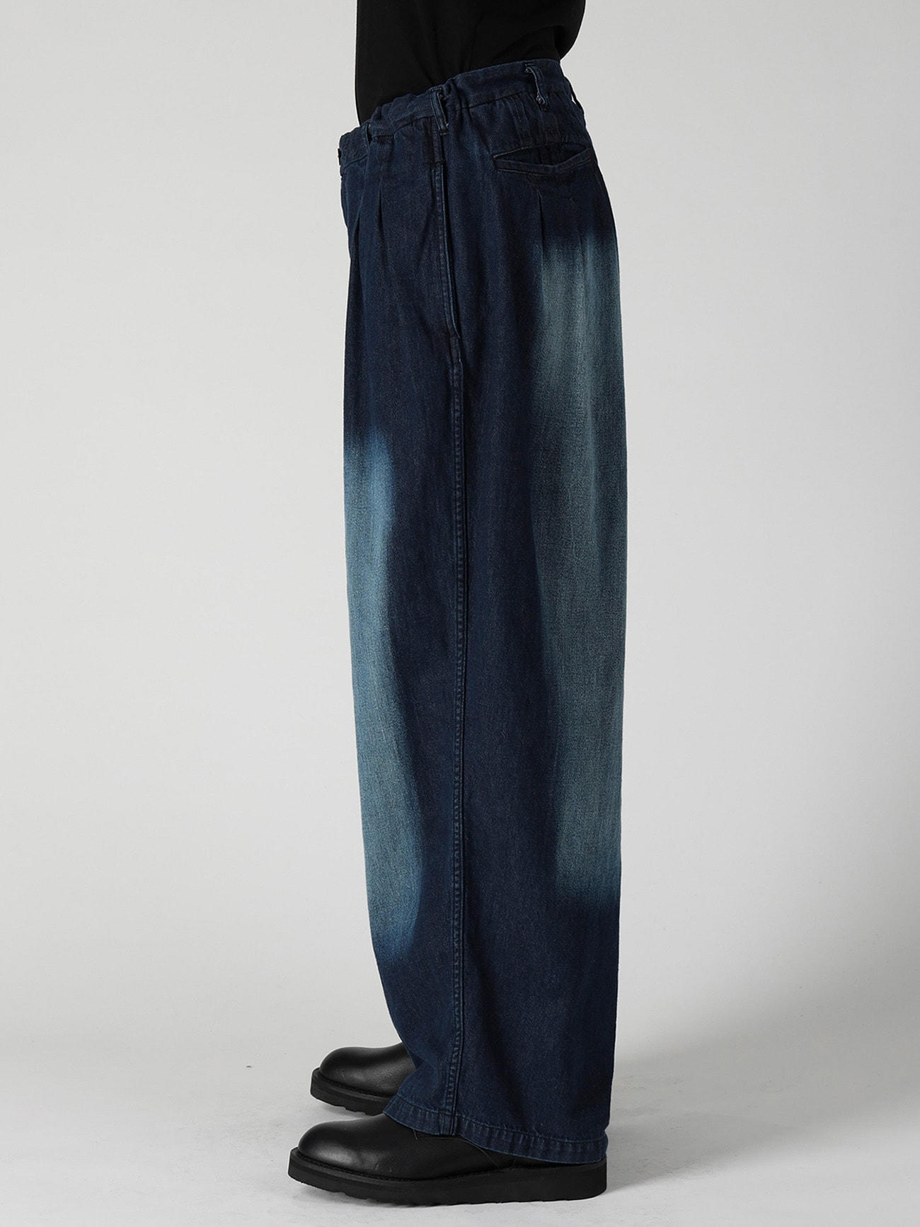SPOTTED DENIM 12 TUCKS PANTS