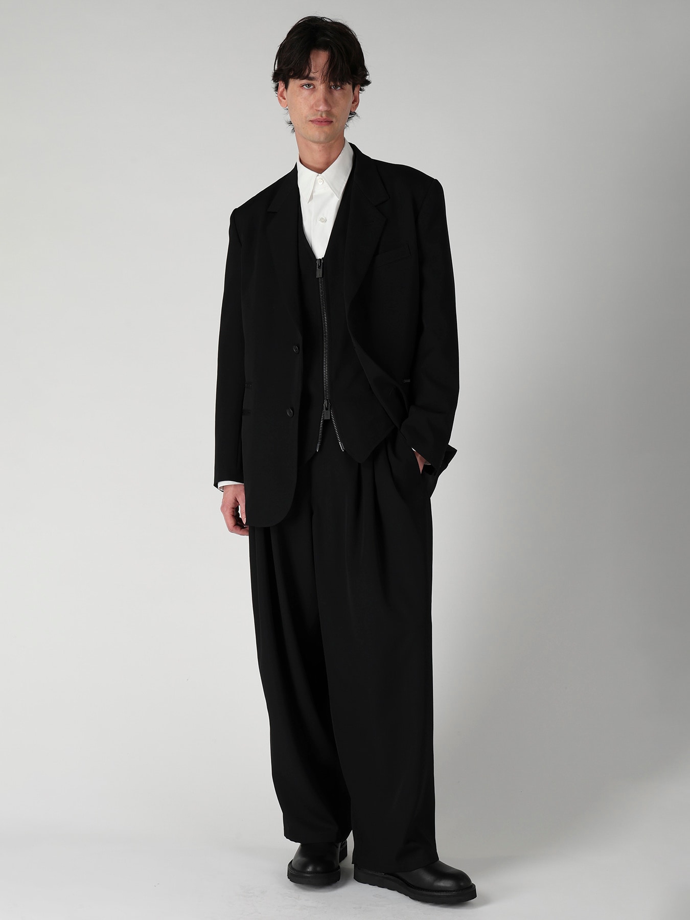 WOOL GABARDINE FRONT ZIP VEST