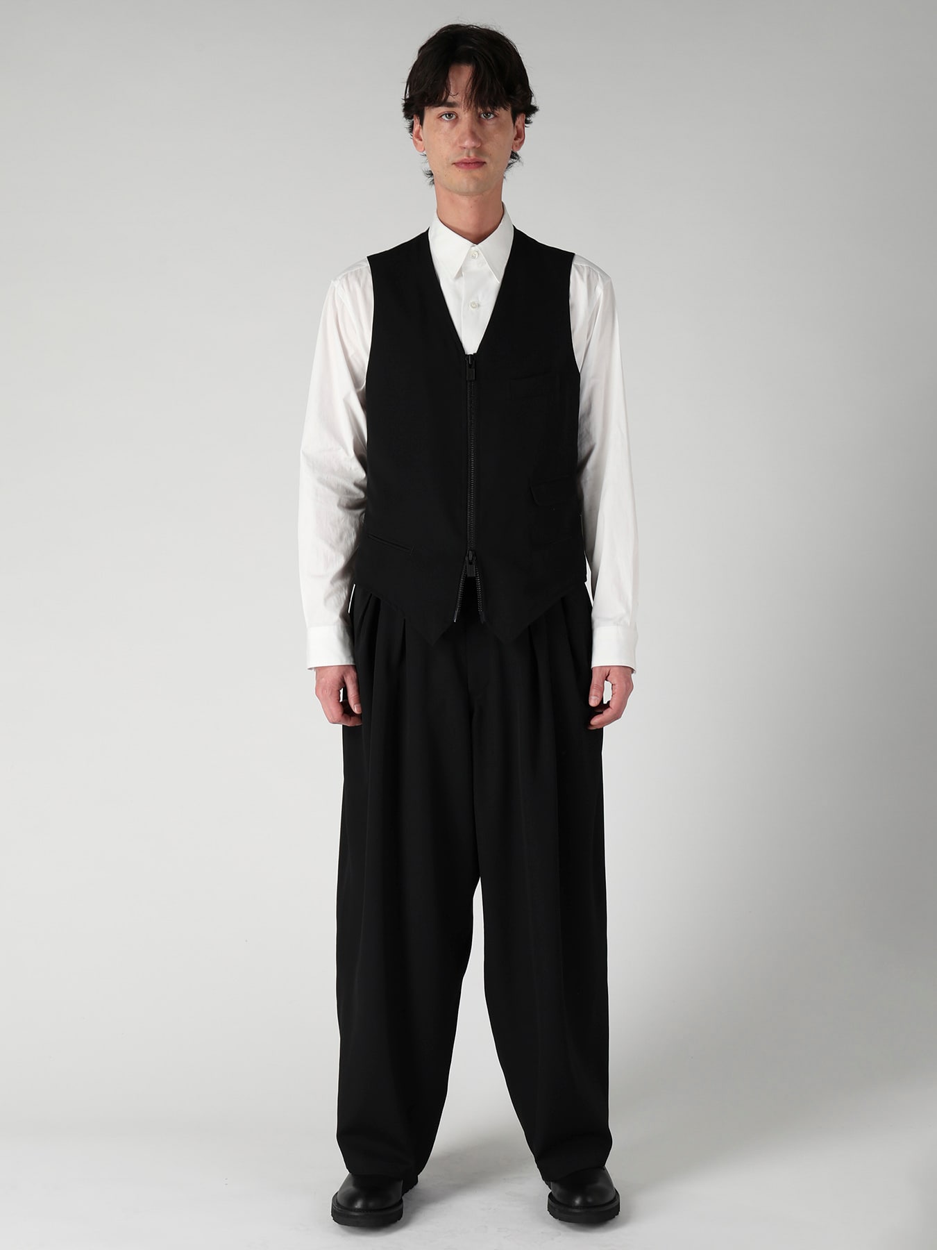 WOOL GABARDINE FRONT ZIP VEST
