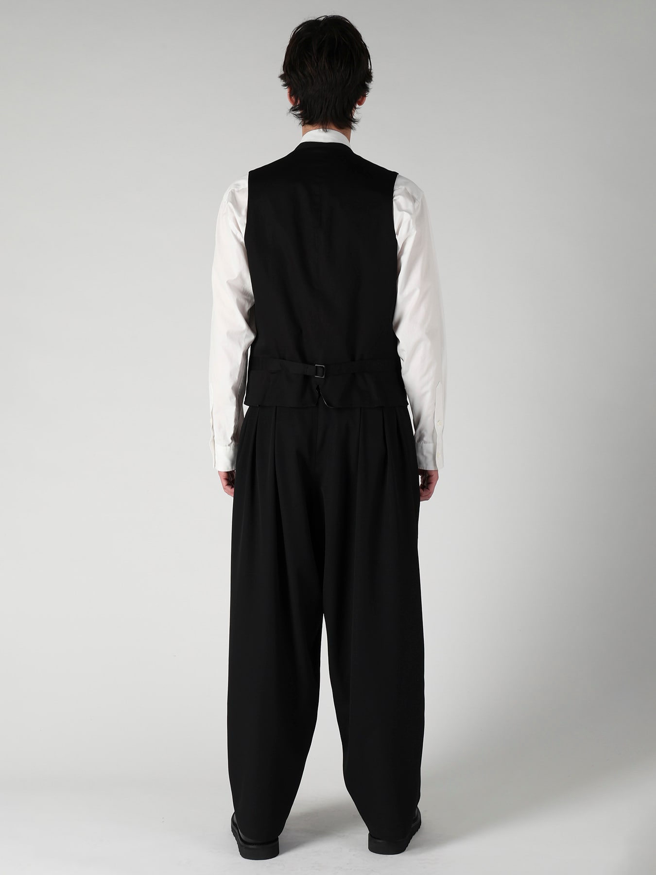 WOOL GABARDINE FRONT ZIP VEST
