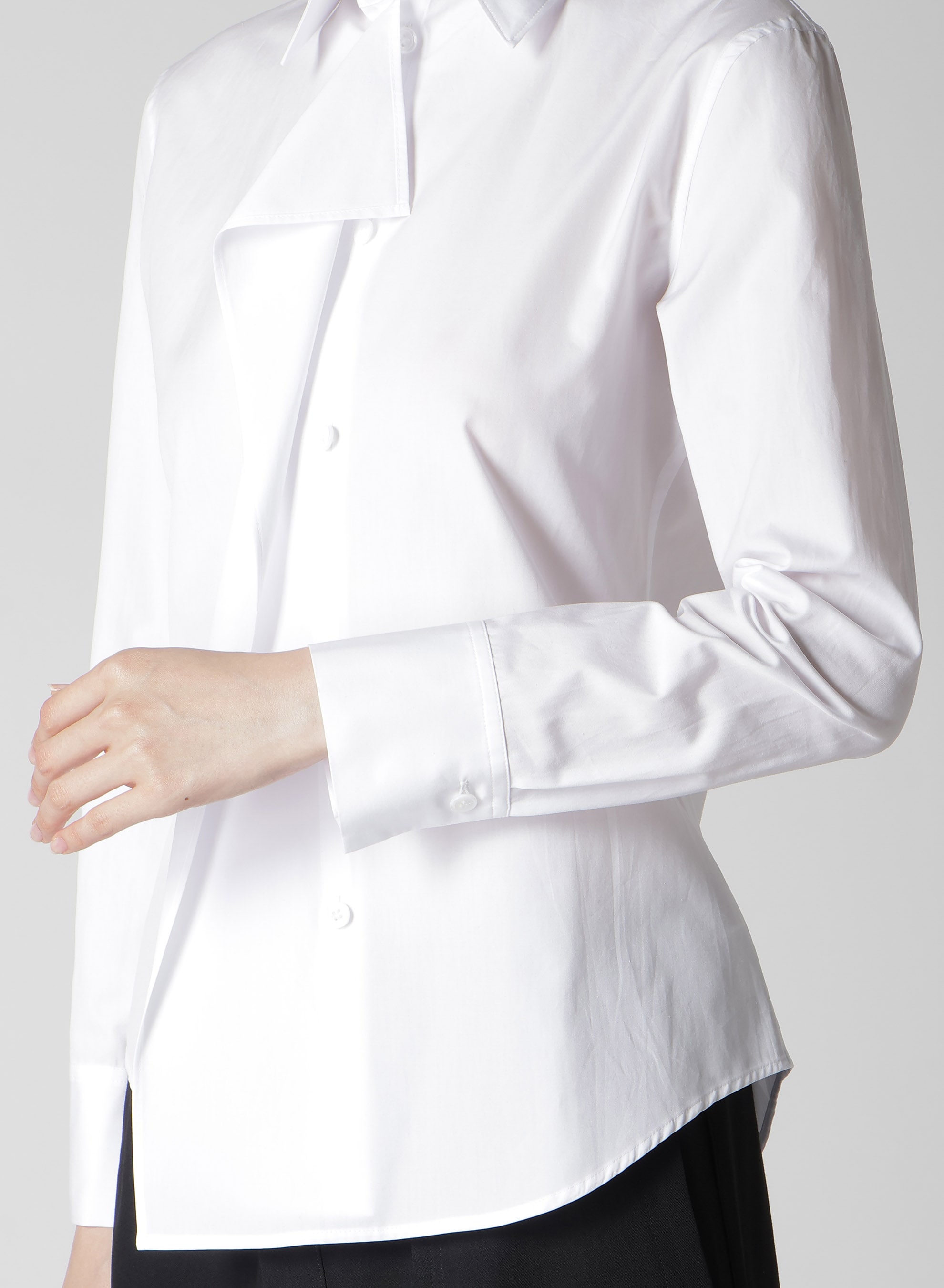 P・100/2 BROAD RUFFLE DETAIL SHIRT