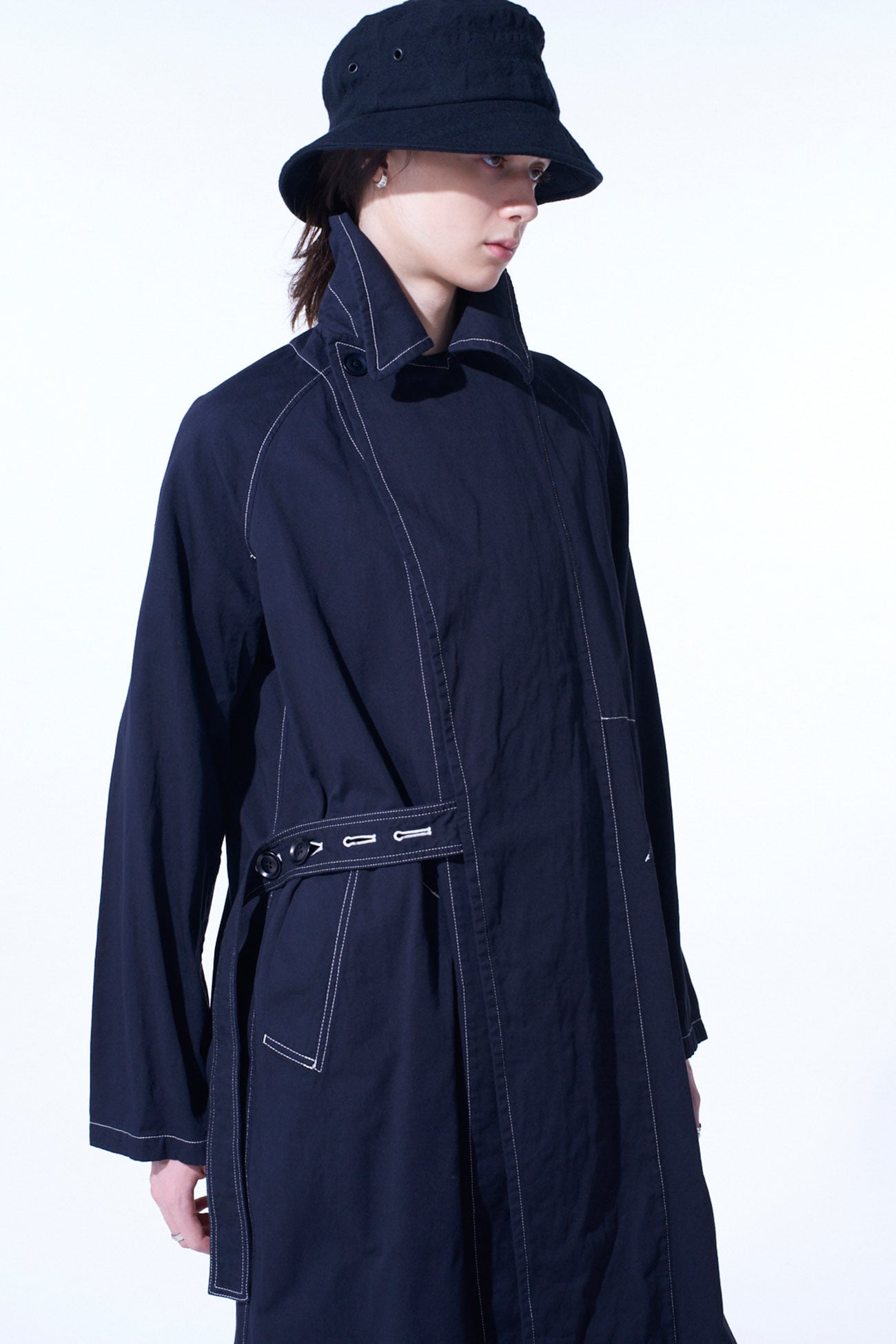 COTTON TWILL GARMENT DYED TIE-LOCKEN COAT