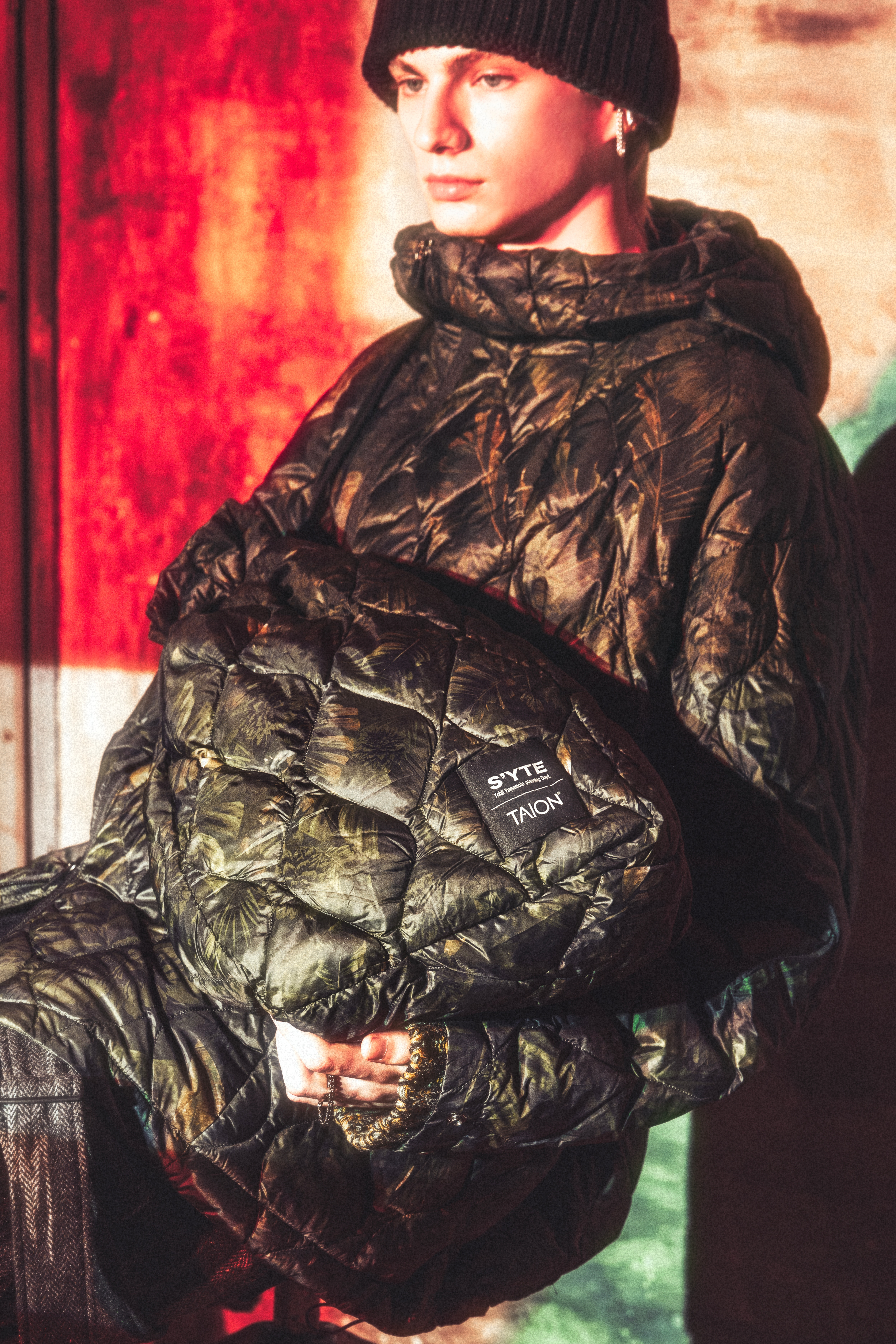 【11/21 12:00 Release】【S'YTE X TAION】DAHLIA CAMOUFLAGE QUILTED DOWN 2WAY MINI BONSACK