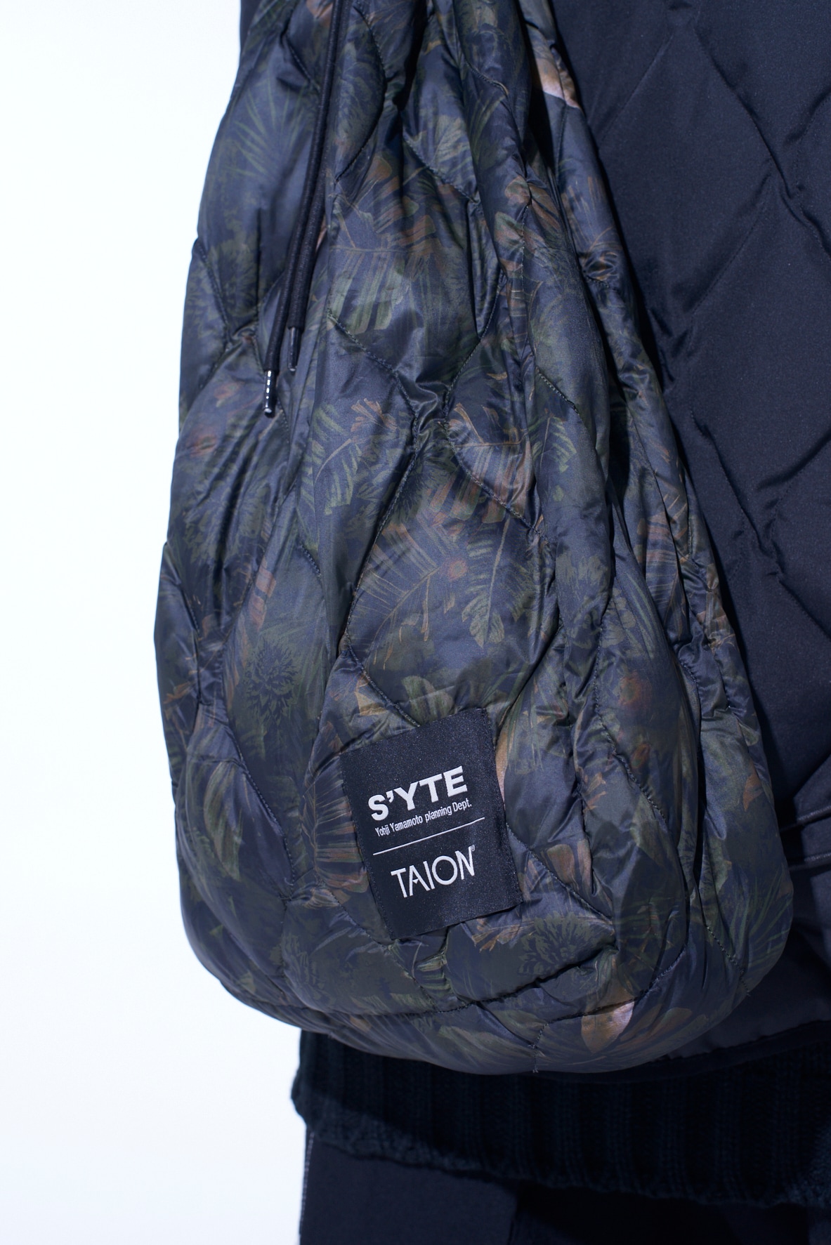 【11/21 12:00 Release】【S'YTE X TAION】DAHLIA CAMOUFLAGE QUILTED DOWN 2WAY MINI BONSACK