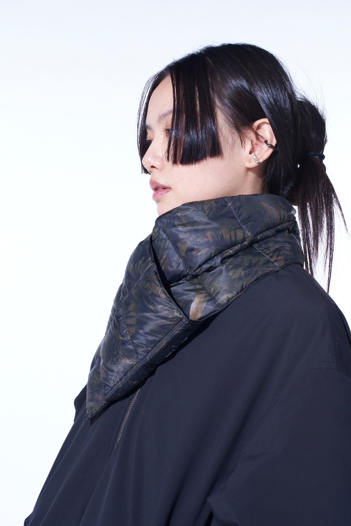 【11/21 12:00 Release】【S'YTE X TAION】DAHLIA CAMOUFLAGE QUILTED DOWN REVERSIBLE SCARF