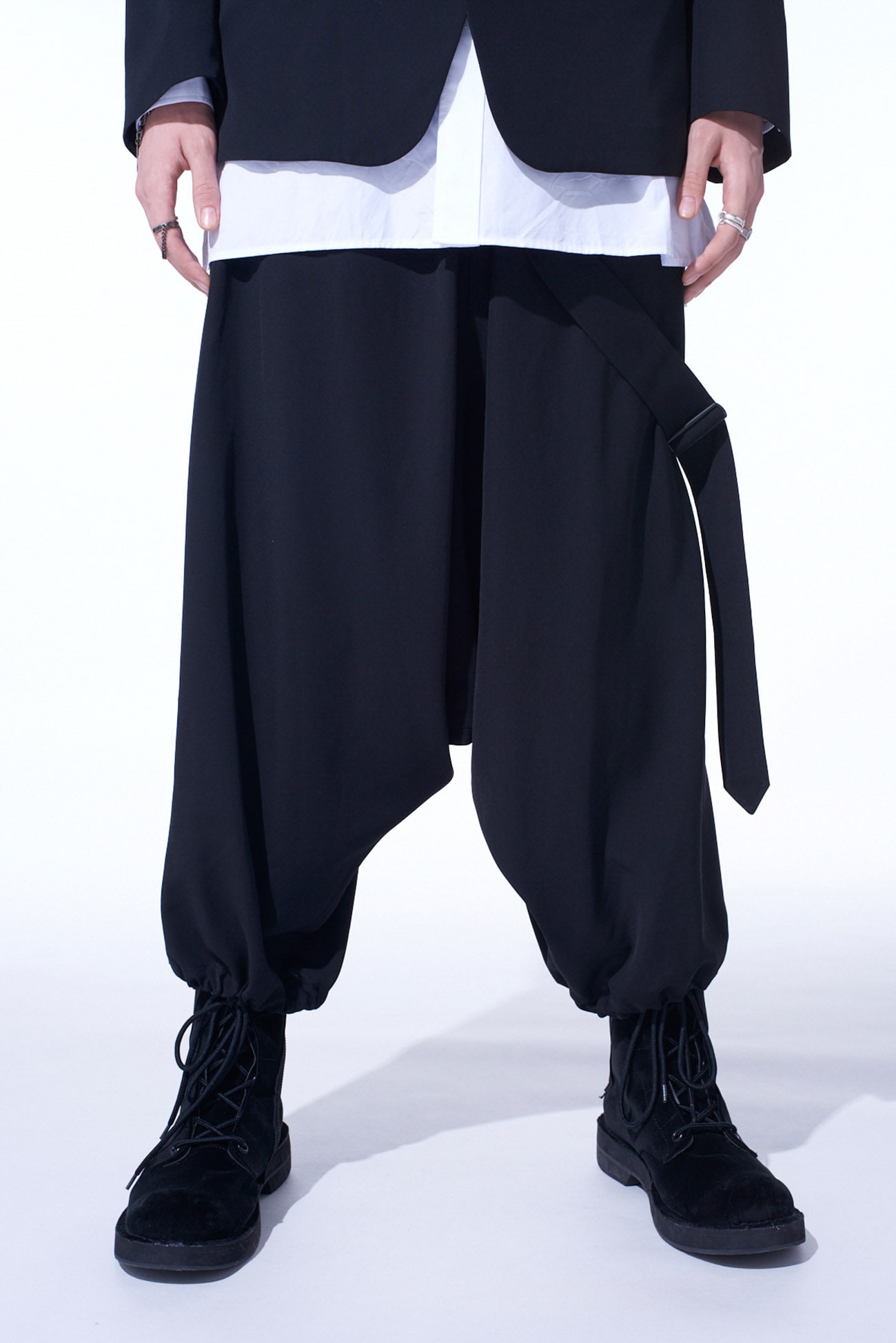 PE/GABARDINE BELTED BALLOON SAROUEL PANTS