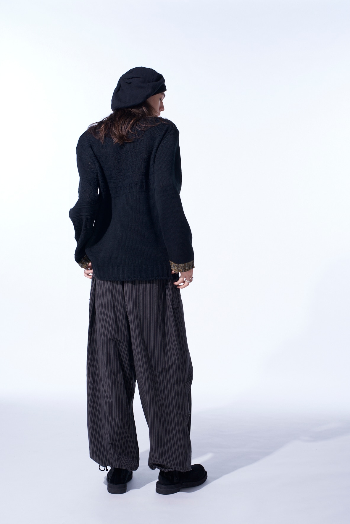 OVERDYED STRIPES KNEE TUCK WIDE PANTS