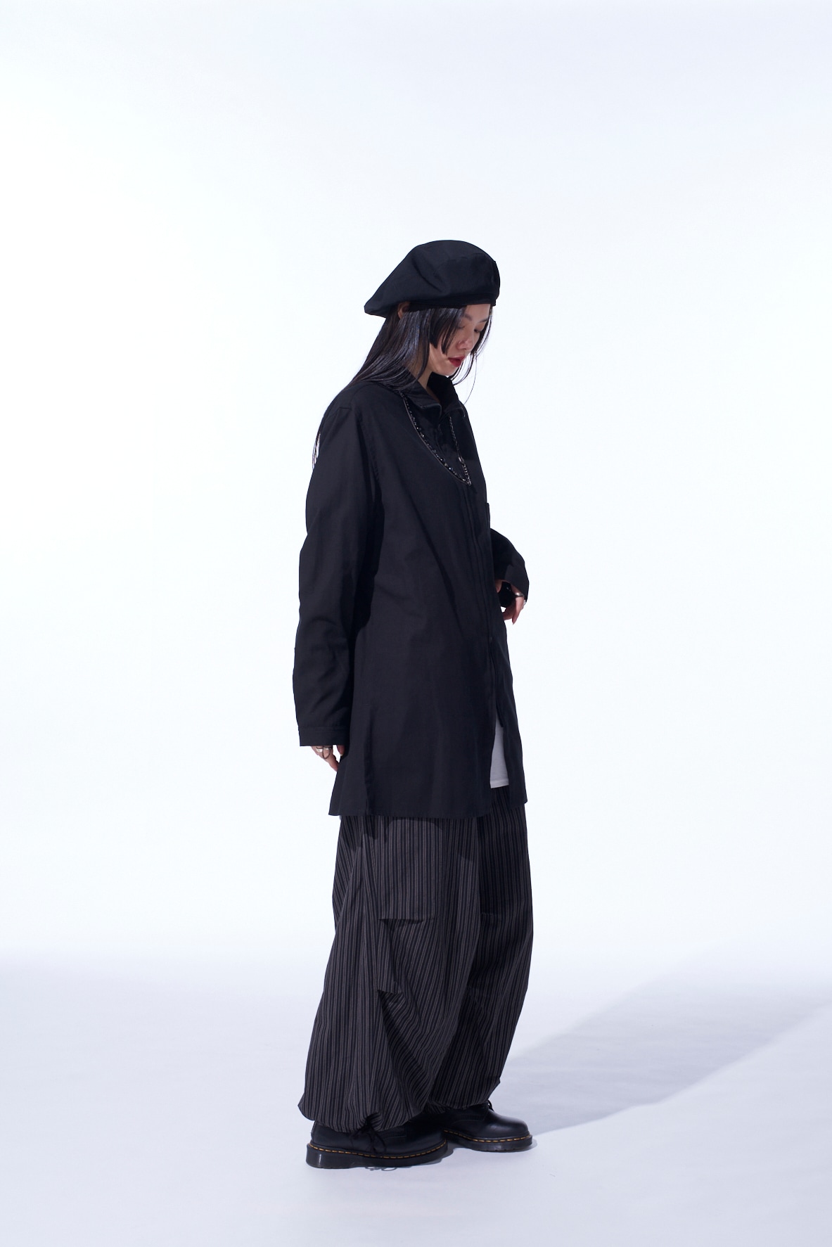 OVERDYED STRIPES KNEE TUCK WIDE PANTS