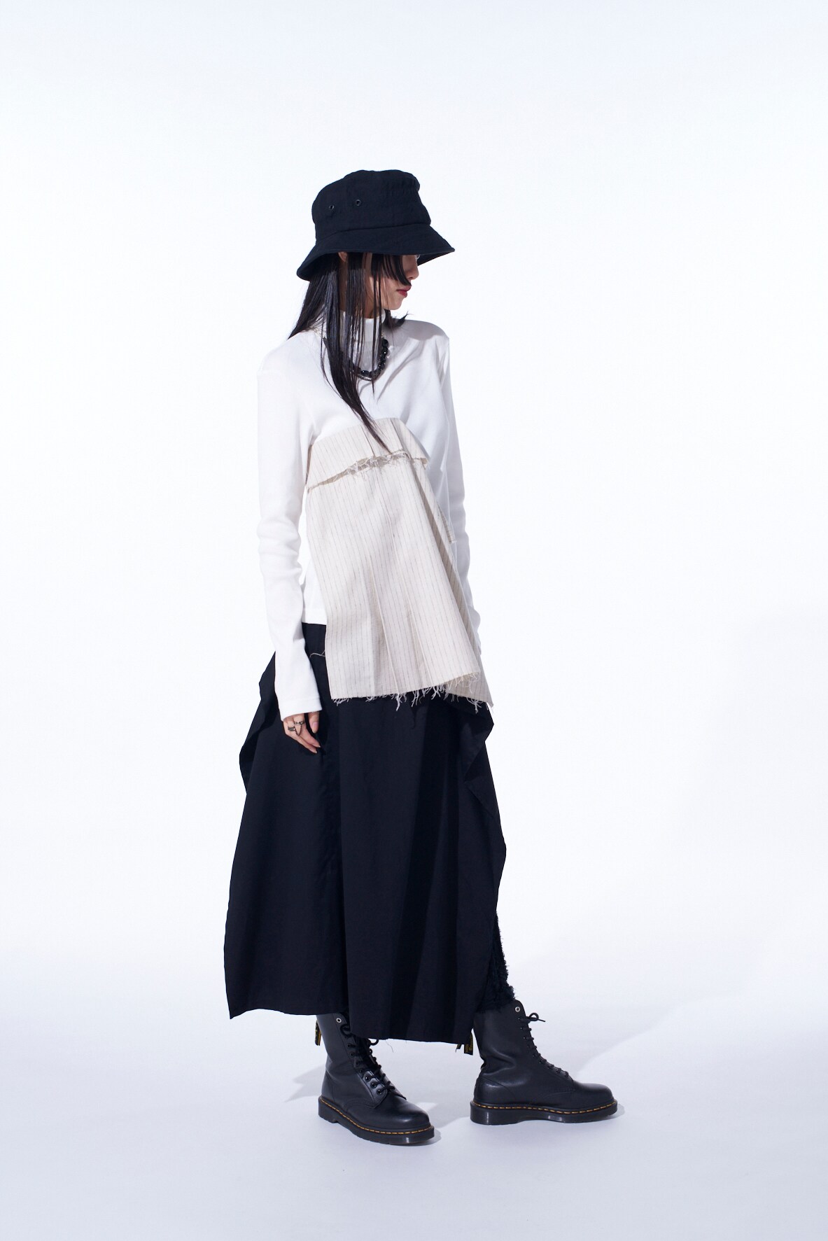 【11/21～11/25 Y's OMOTESANDO 先行販売】COTTON RIB JERSEY LONG-SLEEVED HIGH-NECK T-SHIRT WITH PLEATED STRIPES FABRIC