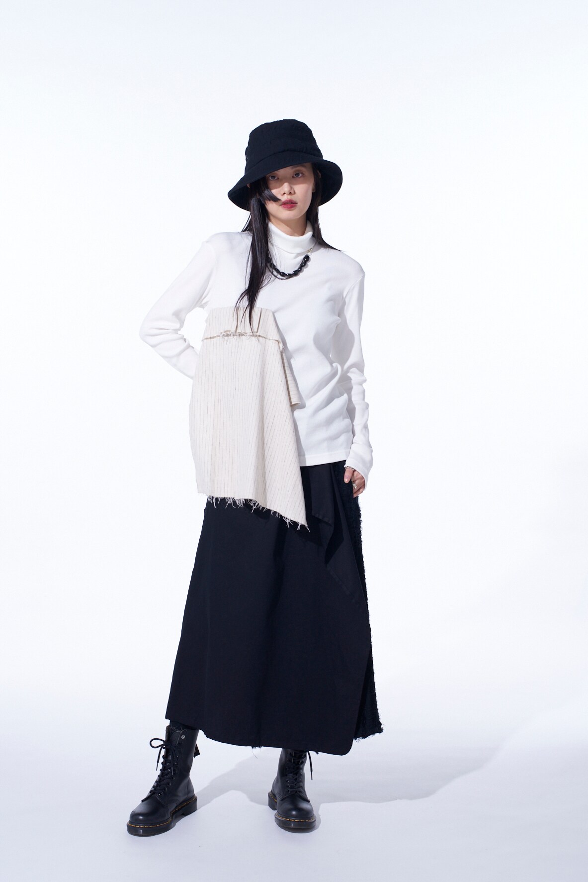 【11/21～11/25 Y's OMOTESANDO 先行販売】COTTON RIB JERSEY LONG-SLEEVED HIGH-NECK T-SHIRT WITH PLEATED STRIPES FABRIC