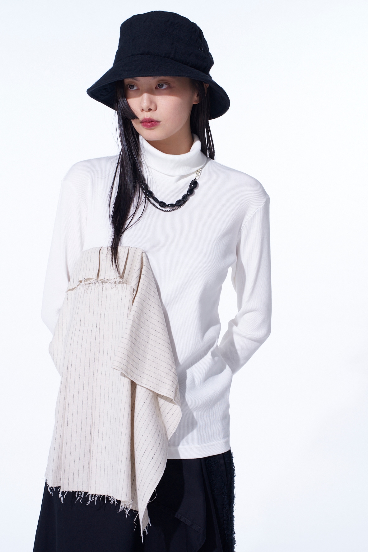 【11/21～11/25 Y's OMOTESANDO 先行販売】COTTON RIB JERSEY LONG-SLEEVED HIGH-NECK T-SHIRT WITH PLEATED STRIPES FABRIC