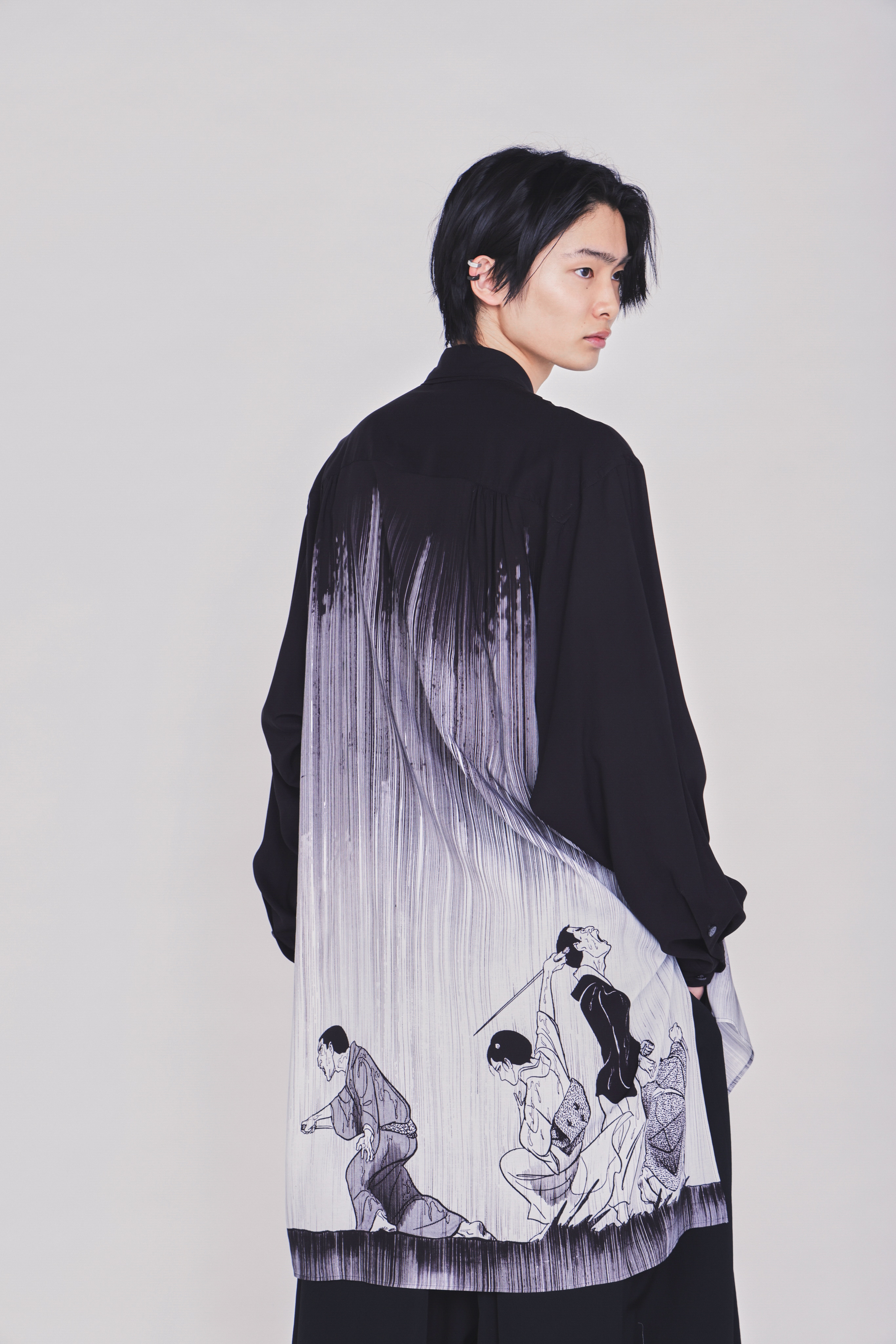 【3/19 12:00 Release】S'YTE X KAZUO KAMIMURA-LADY SNOWBLOOD NARRATIVE PRINT LONG SHIRT
