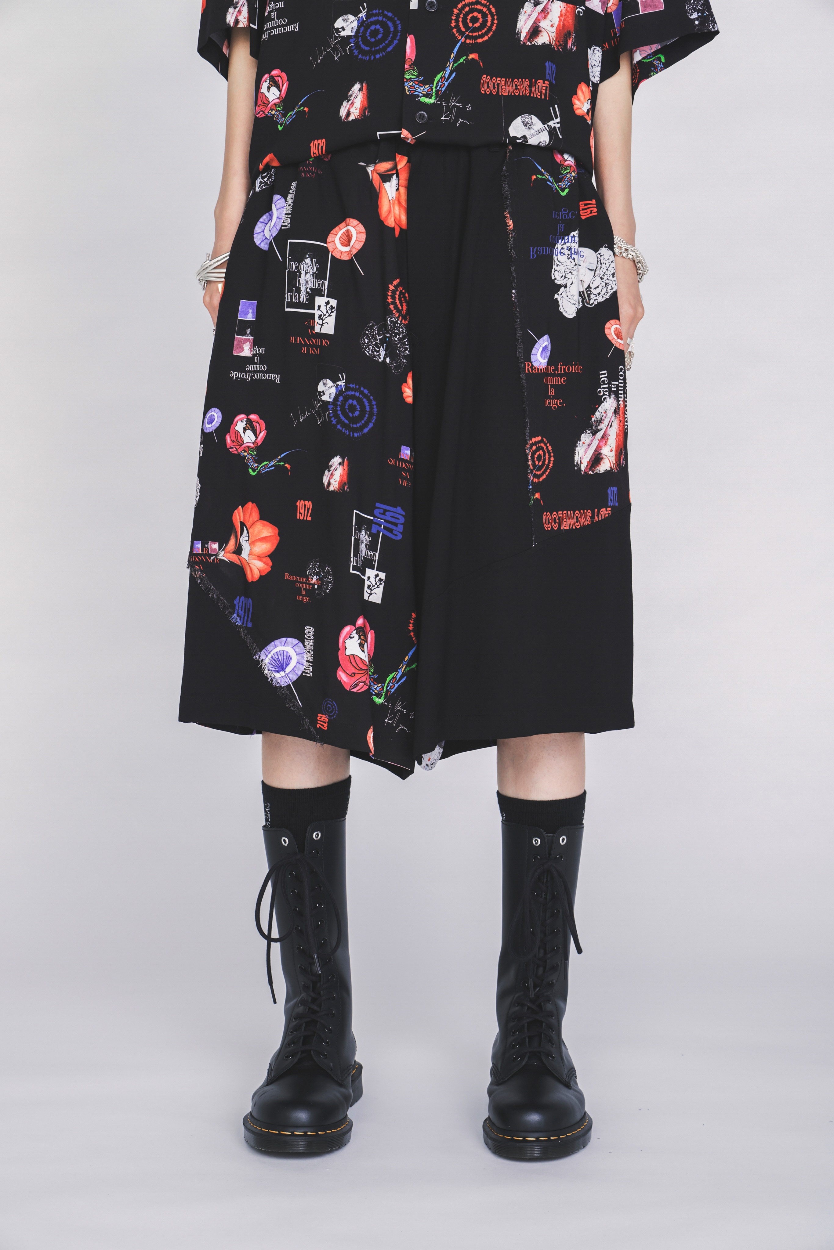 【3/19 12:00 Release】S'YTE X KAZUO KAMIMURA-ICONIC CHARACTER ALL-OVER PRINT SHORT PANTS