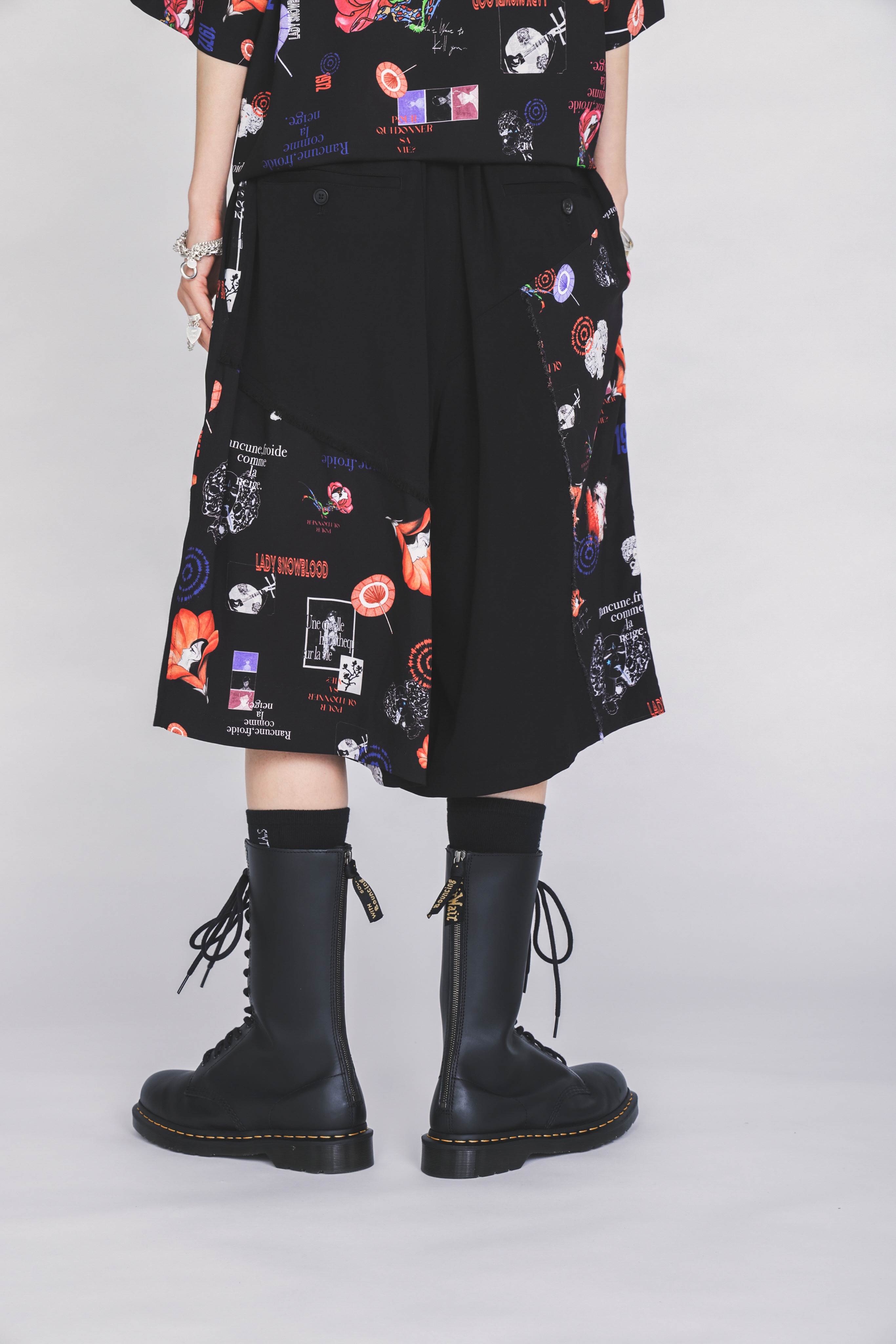 【3/19 12:00 Release】S'YTE X KAZUO KAMIMURA-ICONIC CHARACTER ALL-OVER PRINT SHORT PANTS