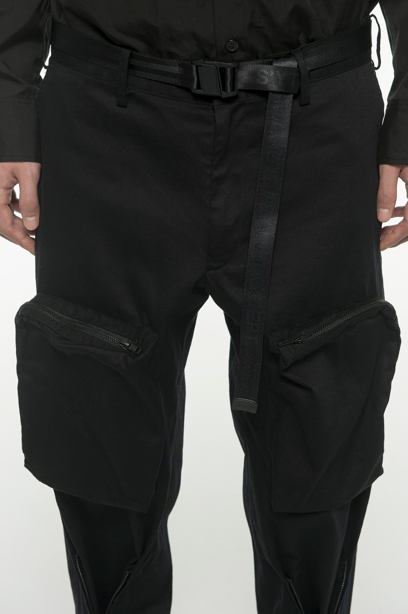 cargo pants zipper
