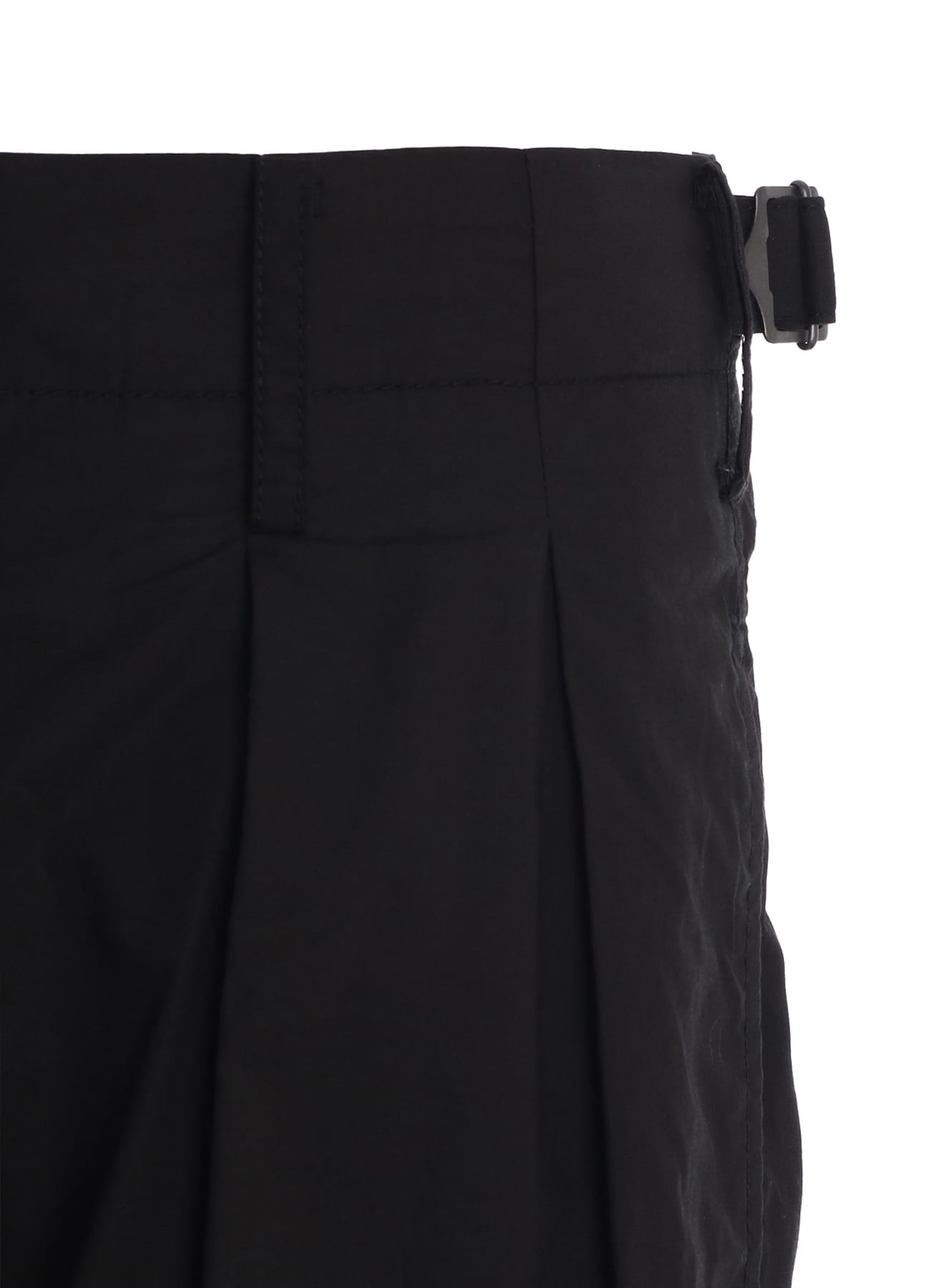 COTTON TYPEWRITER 2-TUCK SHORT PANTS