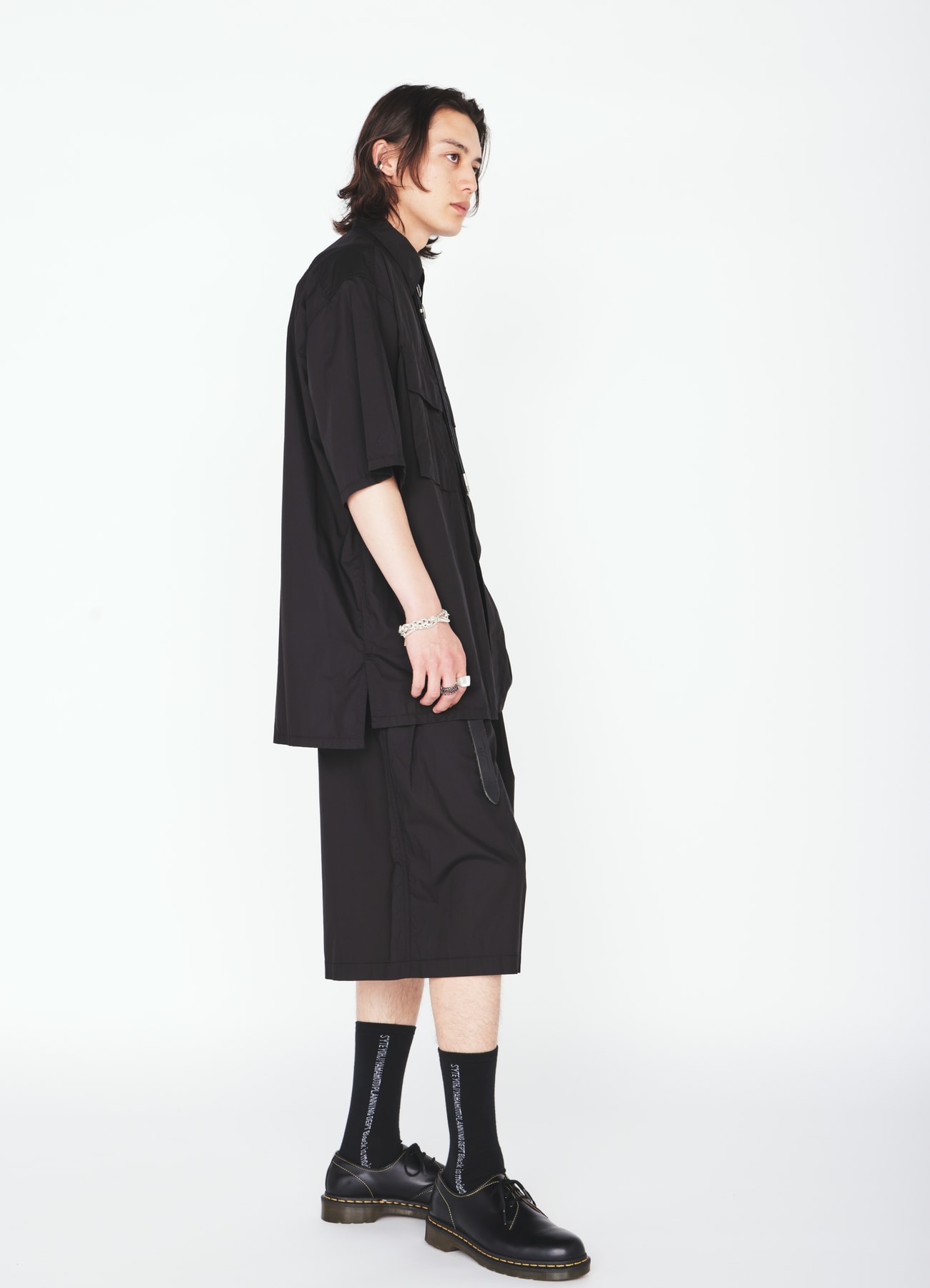 COTTON TYPEWRITER 2-TUCK SHORT PANTS