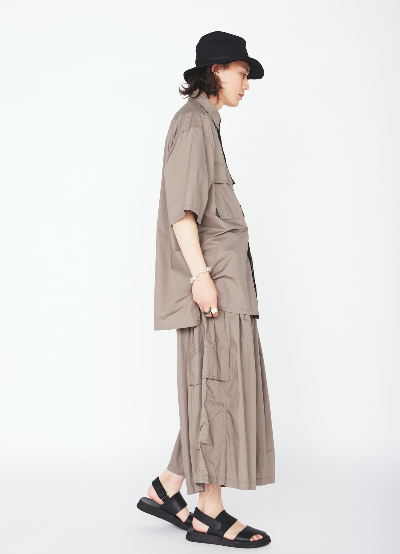 COTTON TYPEWRITER 2-TUCK SIDE-POCKET CULOTTE PANTS