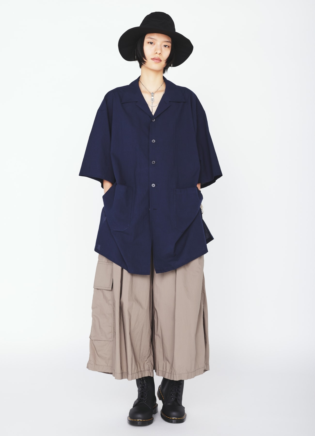 COTTON TYPEWRITER 2-TUCK SIDE-POCKET CULOTTE PANTS