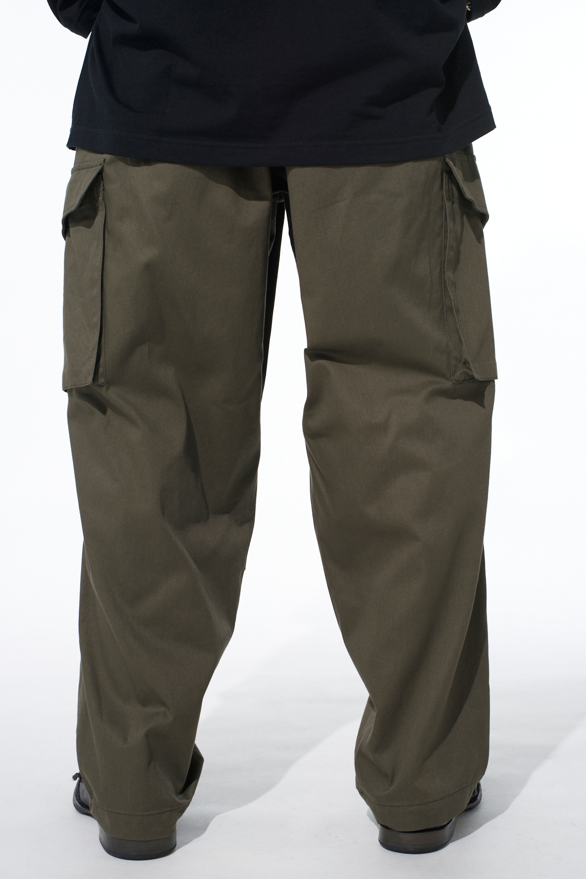 COTTON TWILL KNEE TUCK CARGO PANTS