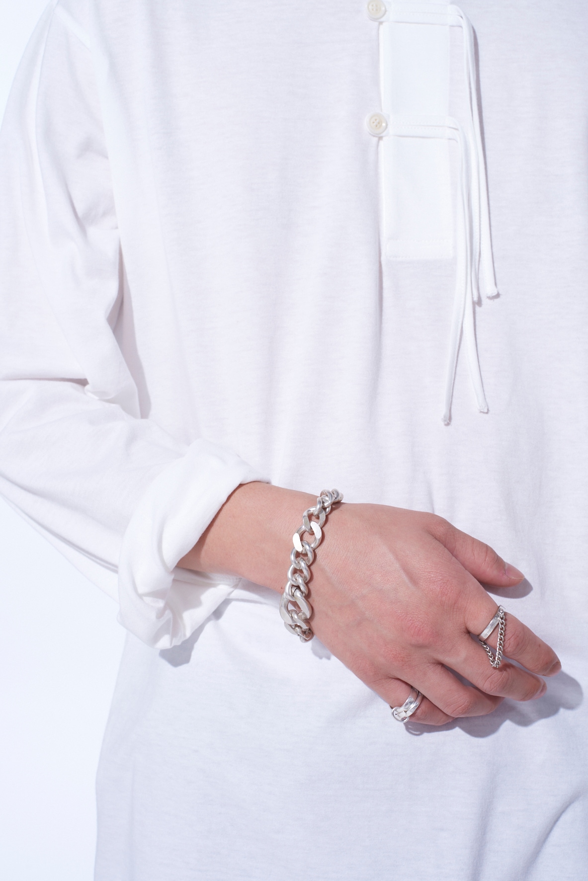 ASYMMETRIC BRASS MANTEL BRACELET