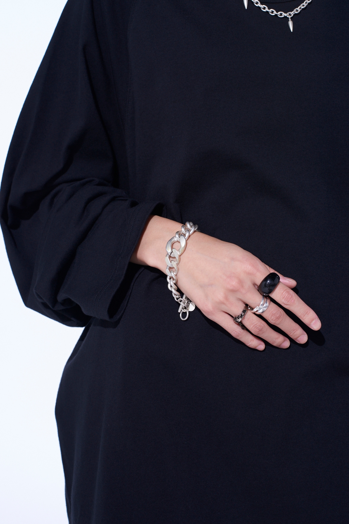 ASYMMETRIC BRASS MANTEL BRACELET
